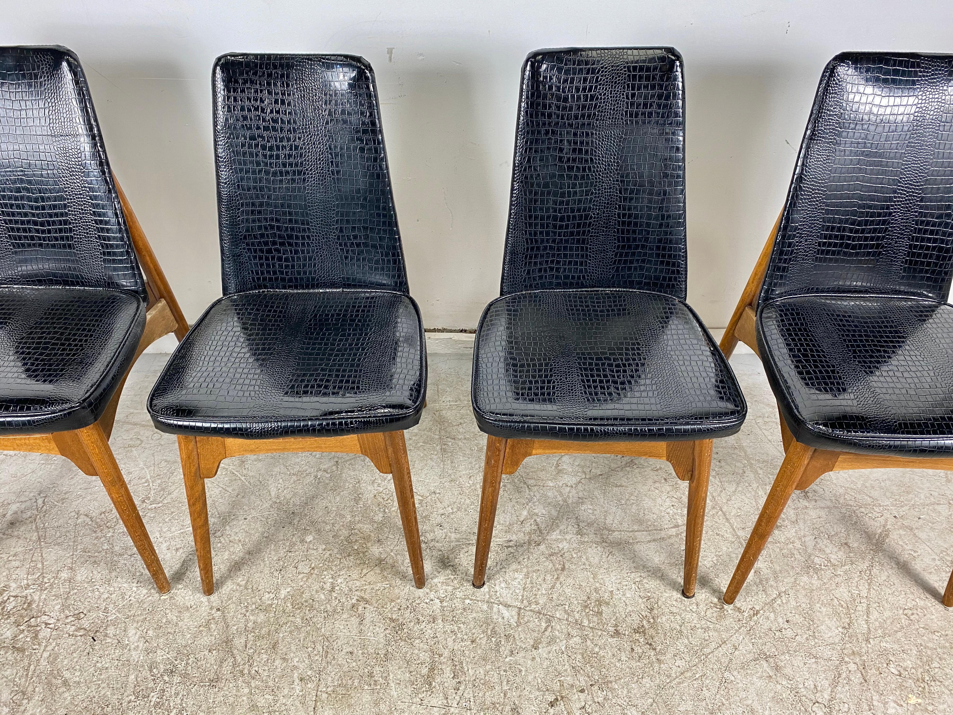Set Four Mid-Century Modern Dining Chairs, Original Alligator Patent Leather For Sale 1
