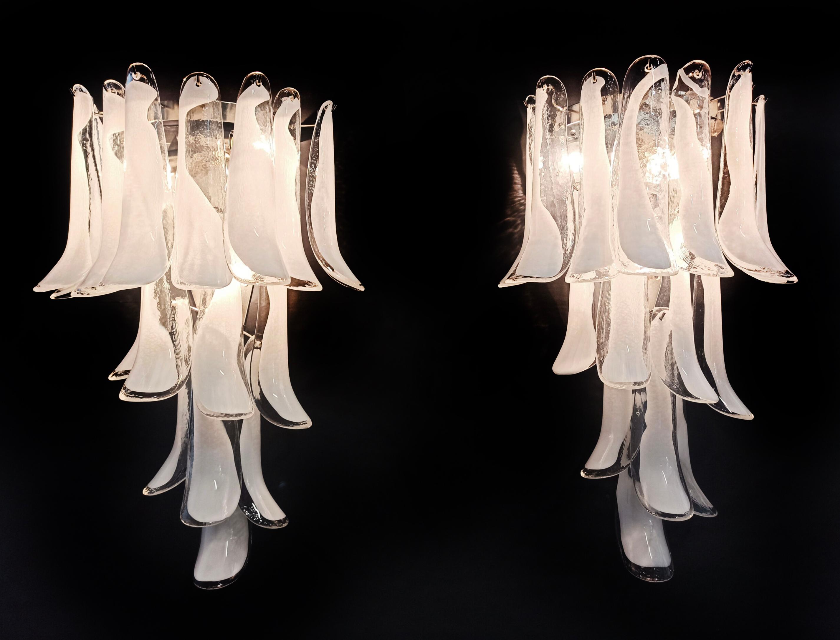 Set Four of Italian Petal Murano Sconces, Mazzega Style In Good Condition For Sale In Budapest, HU