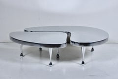 Juego de mesas nido Frederick Kiesler de fundición de aluminio, años 80 Reedición Palazzetti