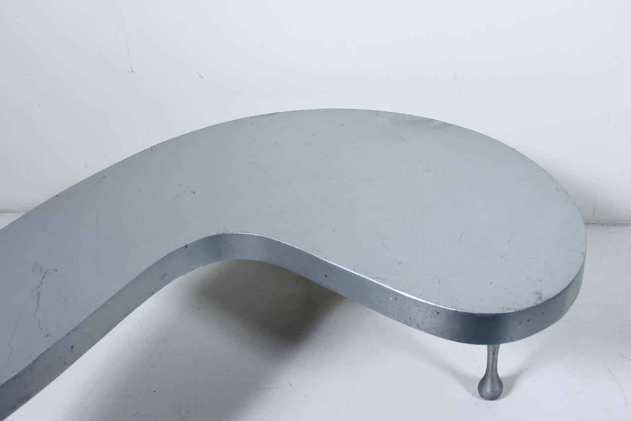 Aluminium Ensemble de tables gigognes en fonte d'aluminium Frederick Keisler, réédition Palazzetti des années 1980 en vente