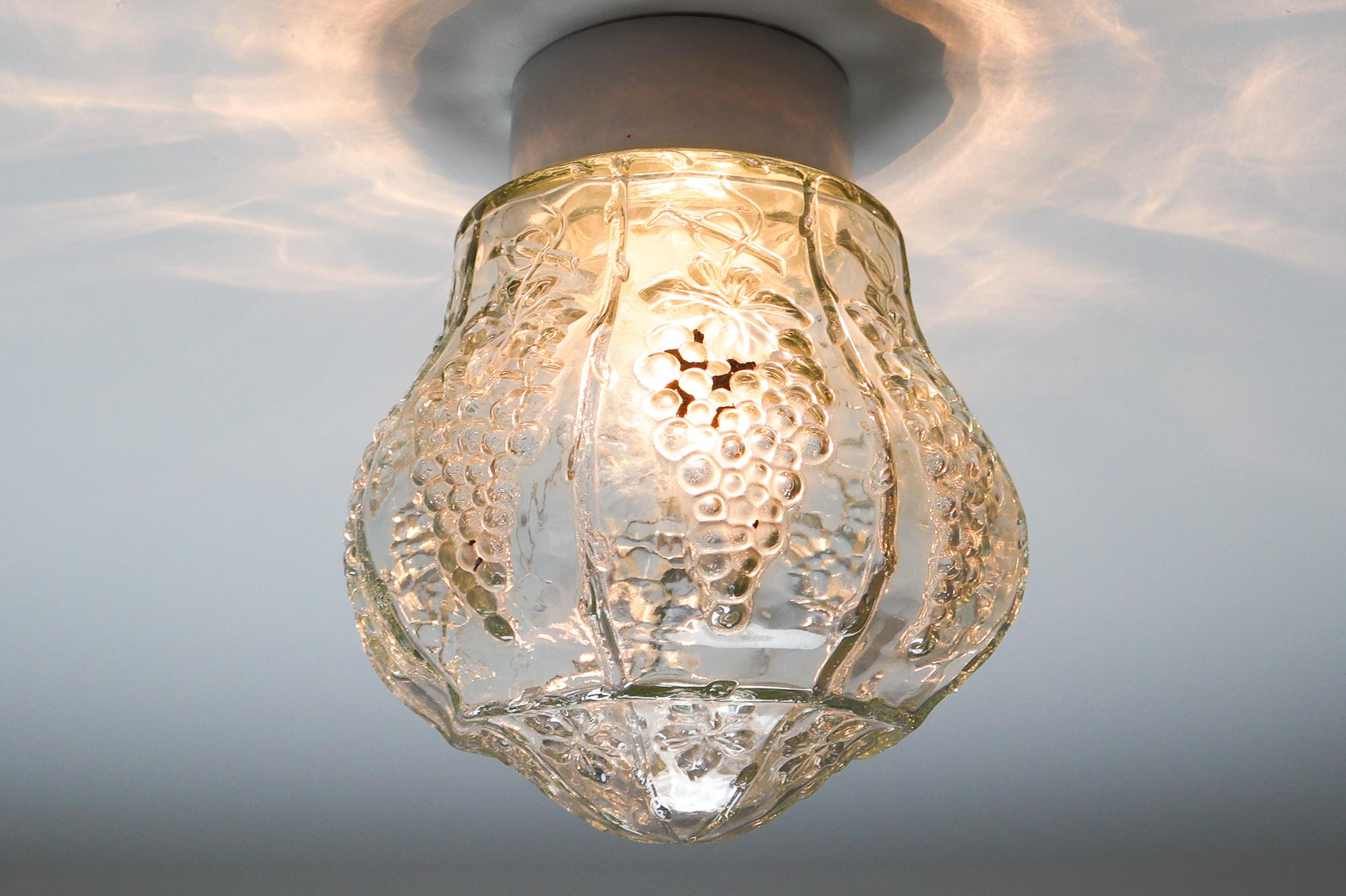 Set French Wall/Ceiling Lights with Clear Structured Glass Porcelain Base, 1930s 1