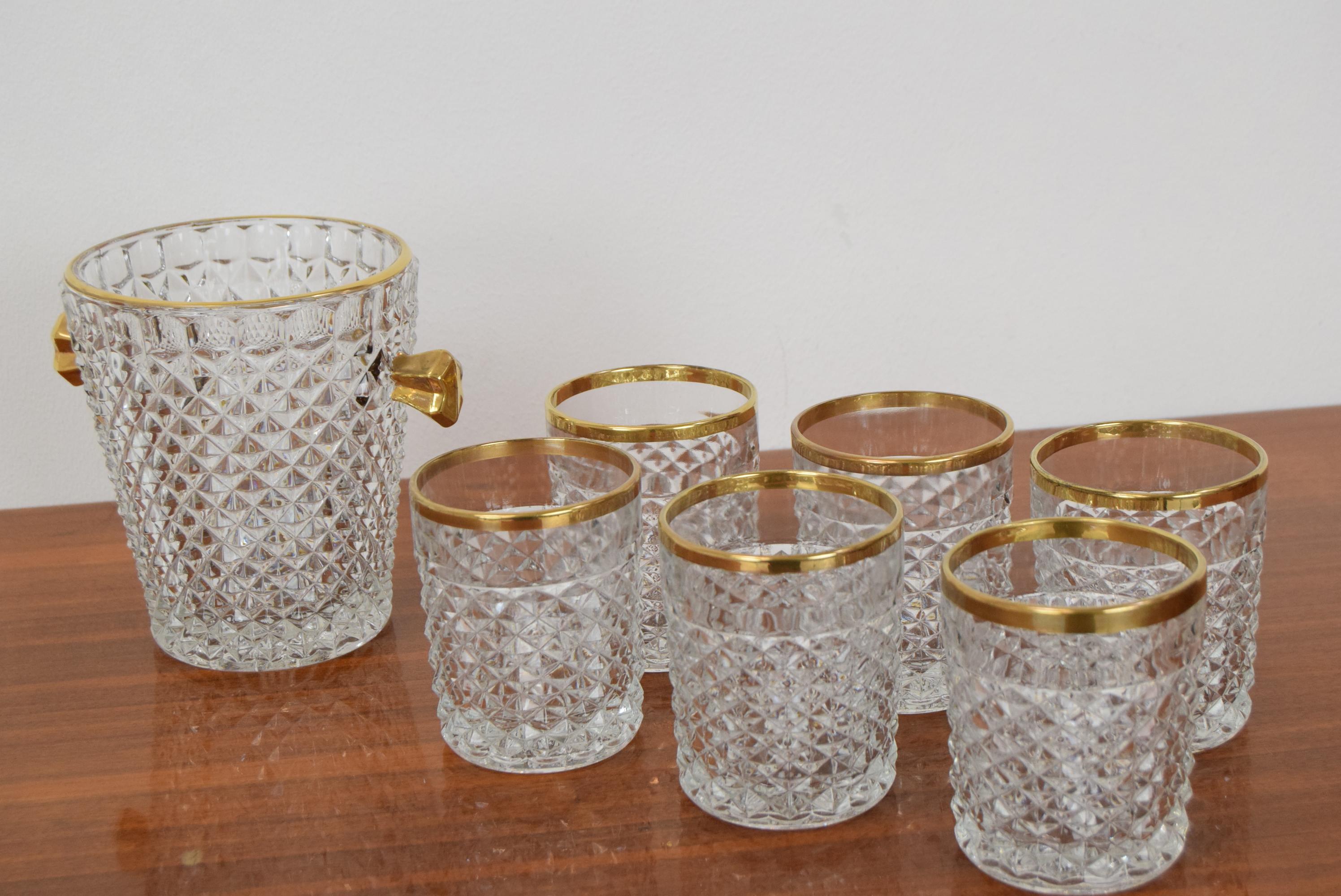 Ensemble de couverts de bar en verre du milieu du siècle par Bohemia Crystal, années 1960 en vente 1