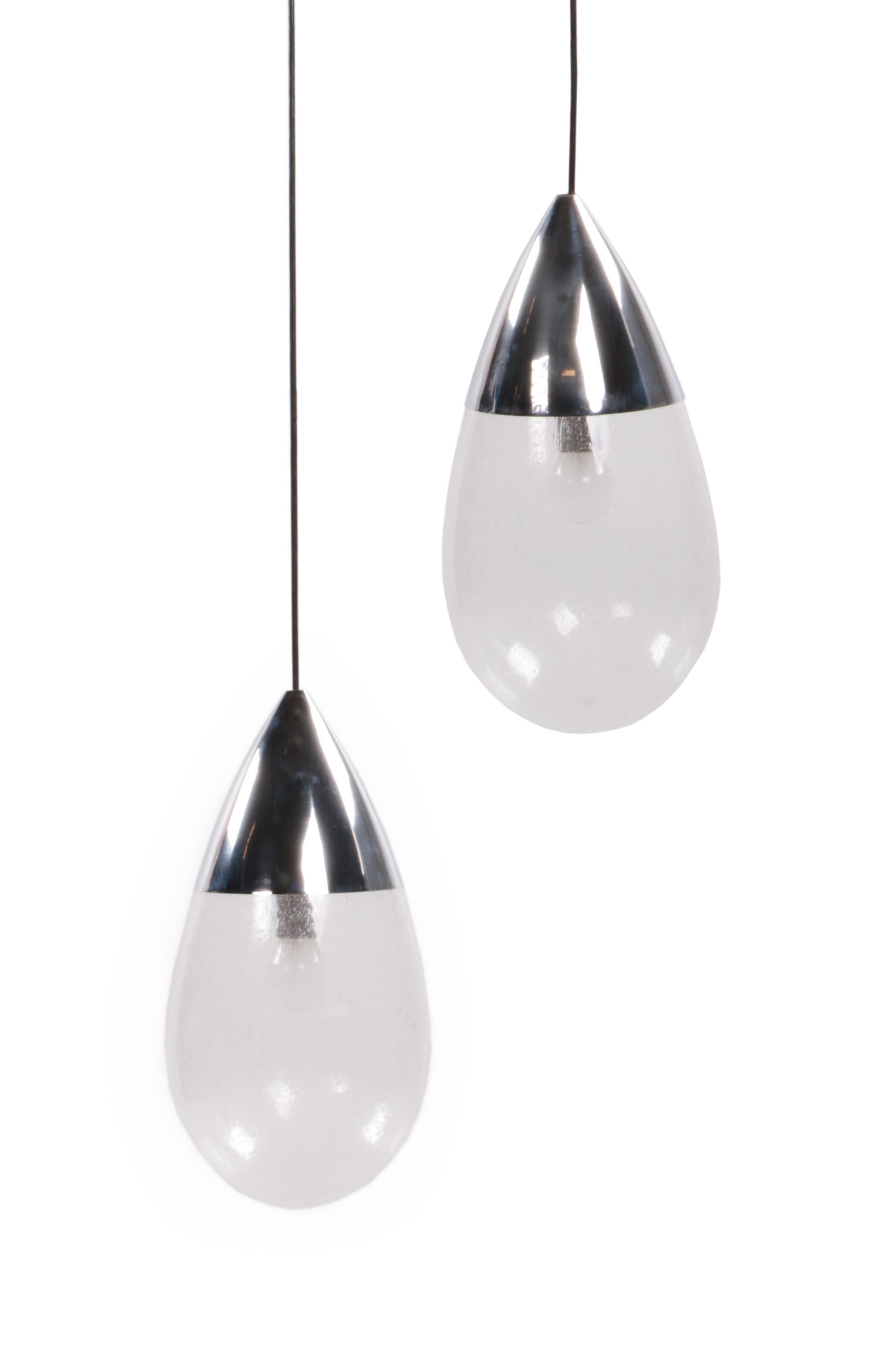 Mid-Century Modern Ensemble de lampes suspendues par Glashutte Limburg, modèle Drop, 1970, Allemagne en vente