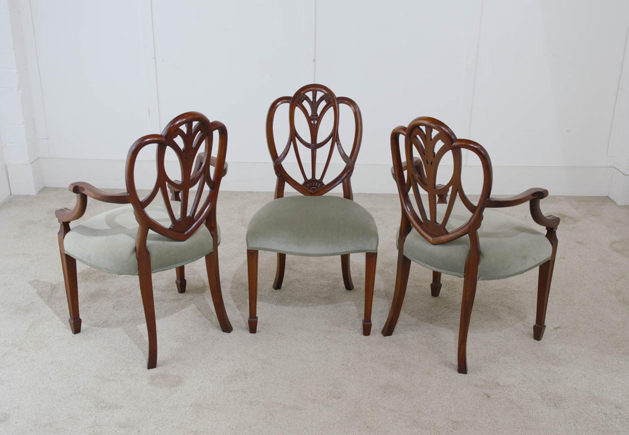 You are viewing a gorgeous set of 8 Hepplewhite style dining chairs
Two arms and six side chairs in mahogany
Very comfortable to sit at, solid and wobble free
Seats have been refinished with clean fabric so odour free
We have various dining tables -