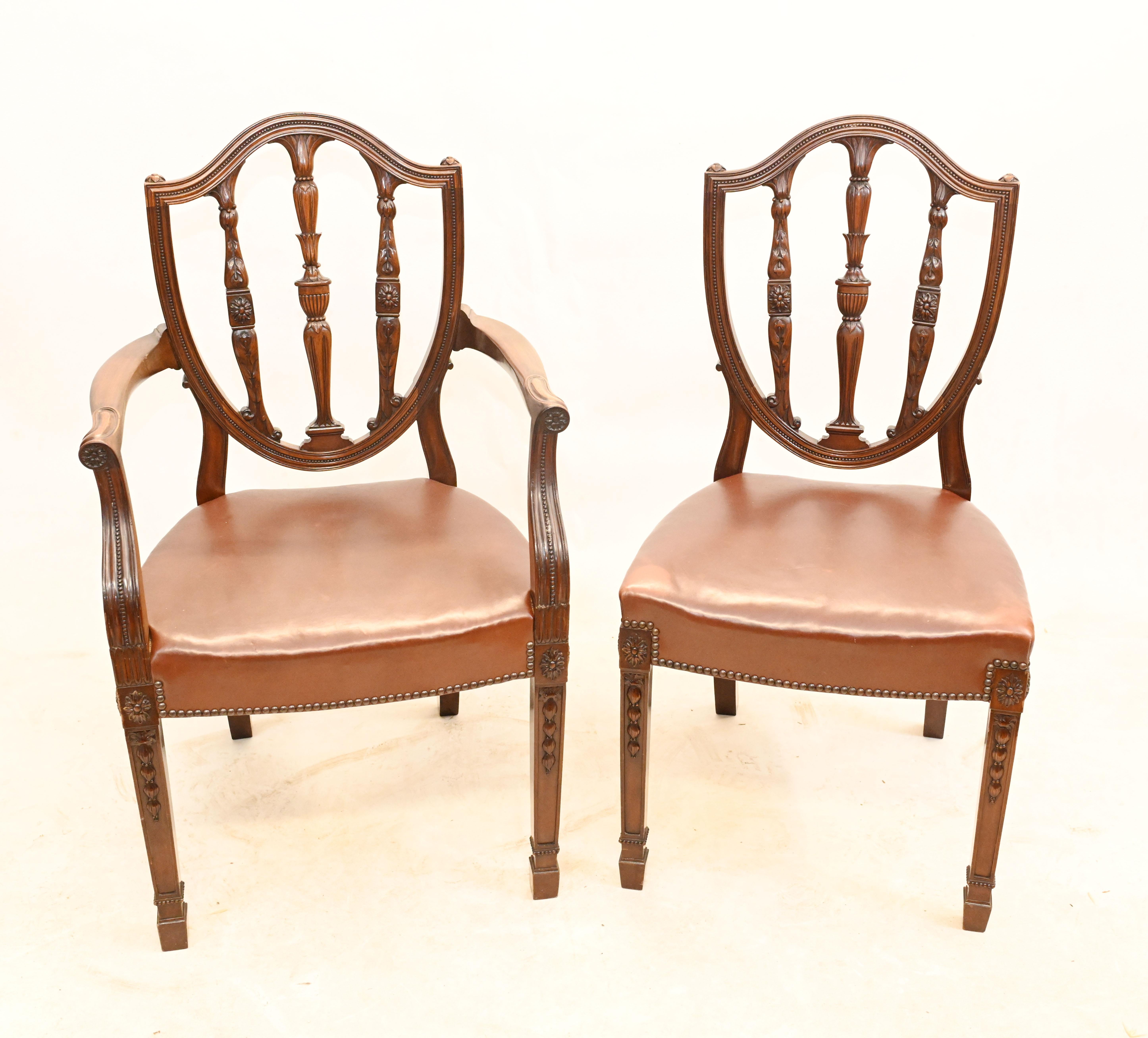Set Hepplewhite Dining Chairs Antique Mahogany 1880 In Good Condition For Sale In Potters Bar, GB