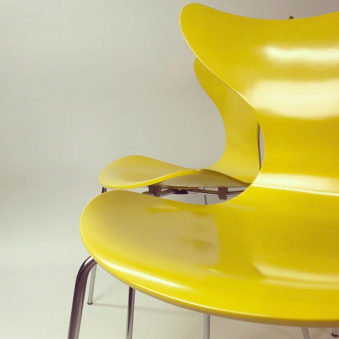 Set of Four Seagull Dining Table Chairs by Arne Jacobsen for Fritz Hansen, 1974 3