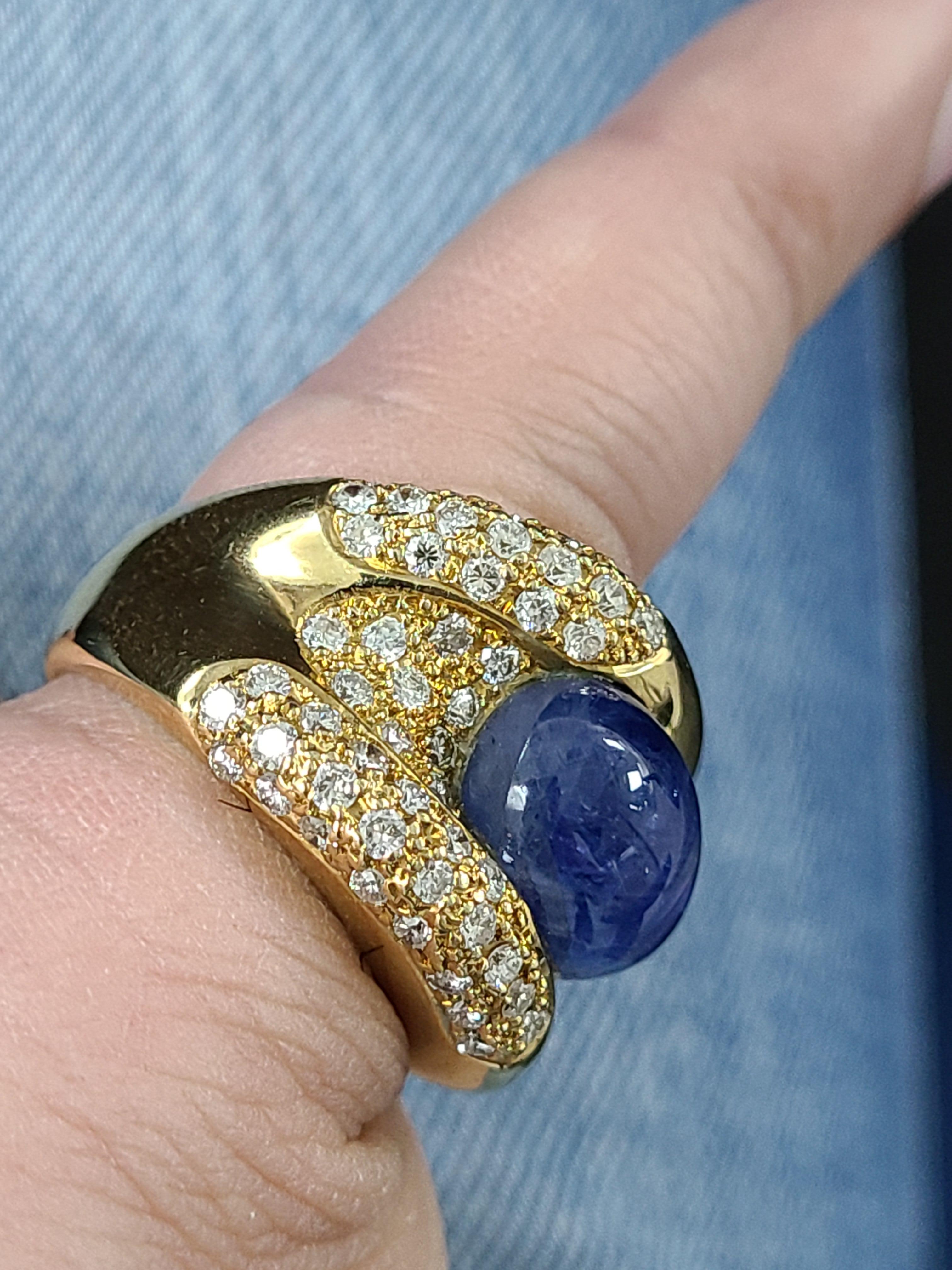 18 Karat Gold 11.16 Carat Blue Sapphire Cabochon Ring 4