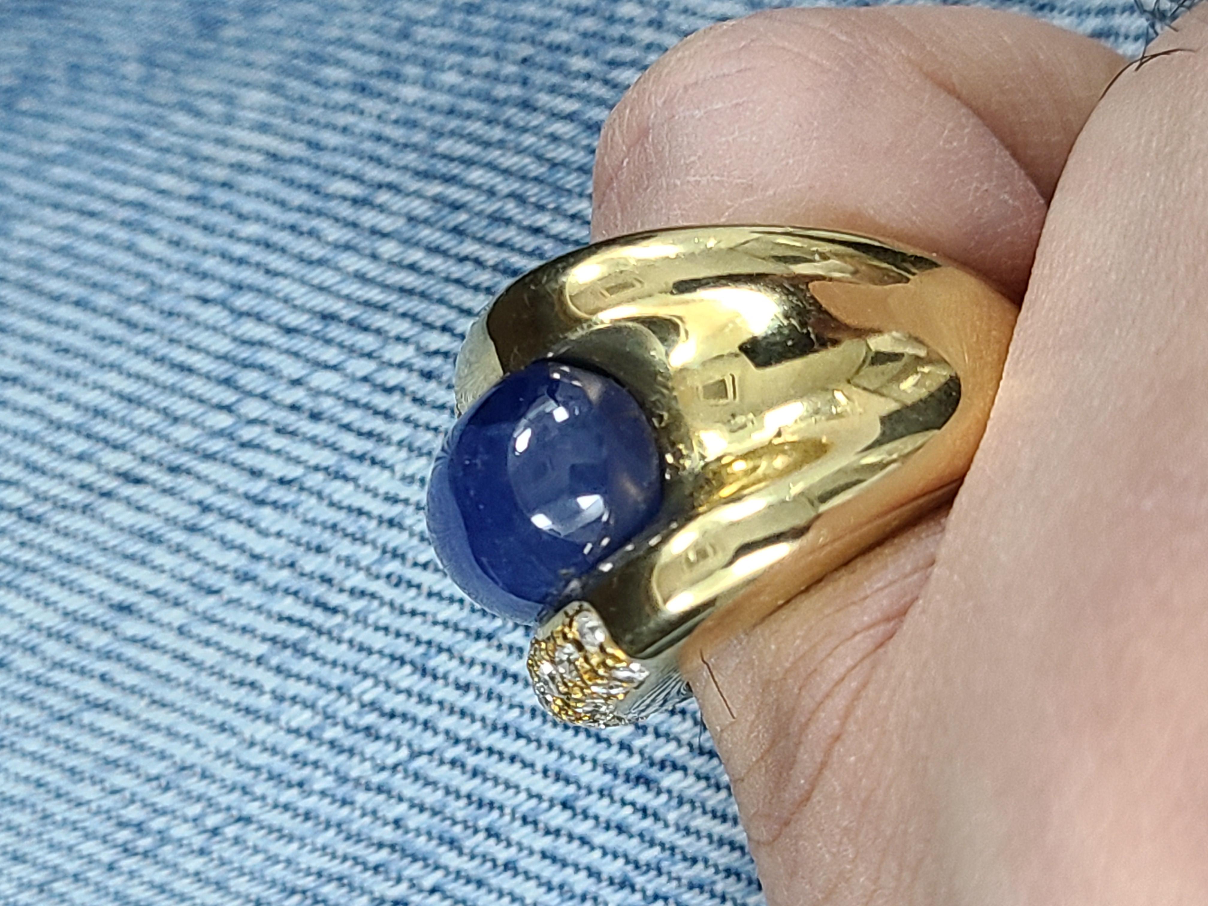 18 Karat Gold 11.16 Carat Blue Sapphire Cabochon Ring 3