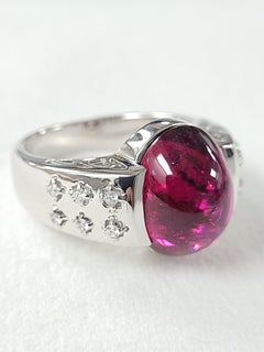 18 Karat Gold 7.10 Carat Rubellite Cabochon Ring with Diamonds