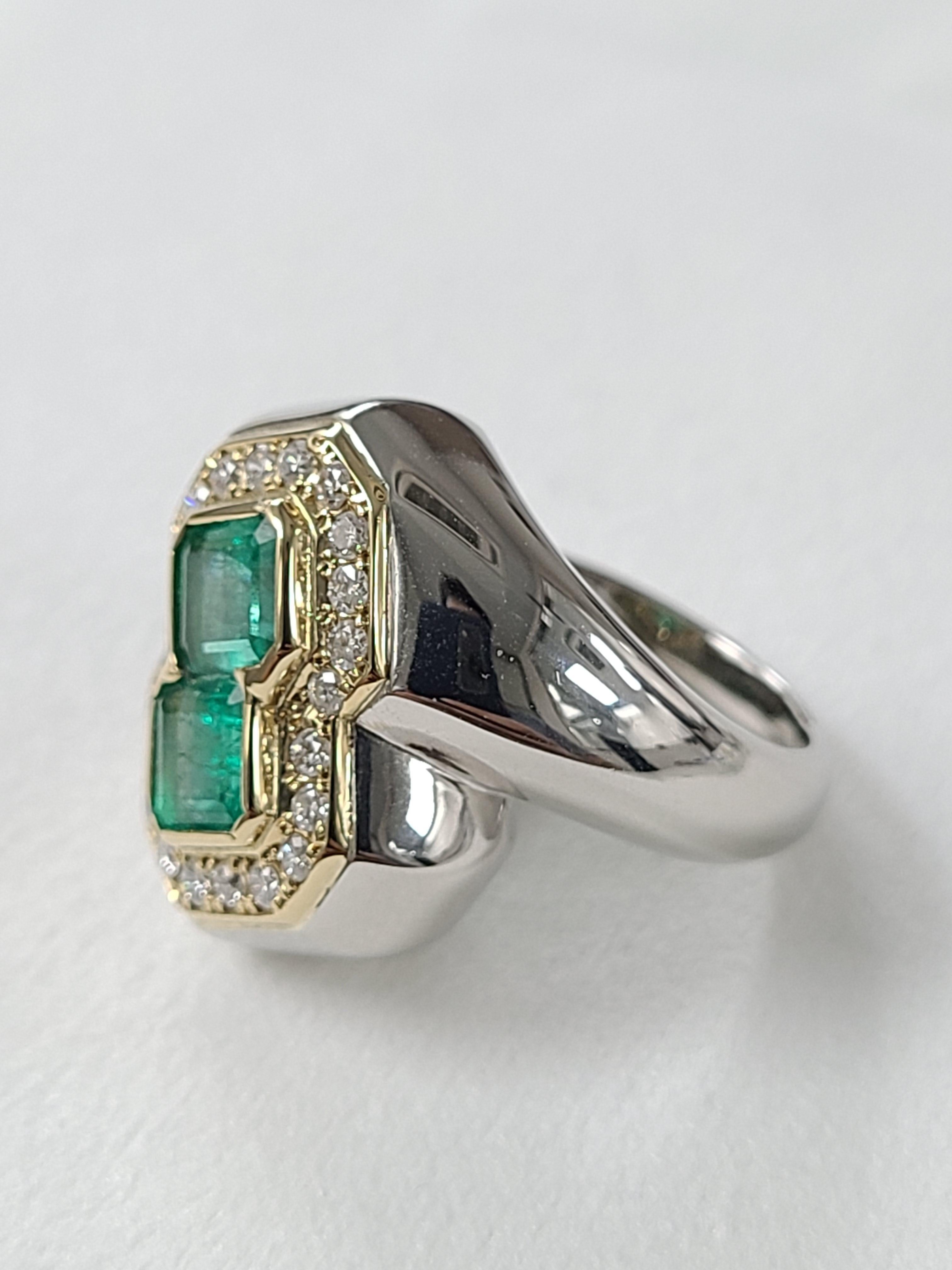 Women's 18 Karat Gold and Platinum PT900 Natural Emerald and Diamond Ring For Sale