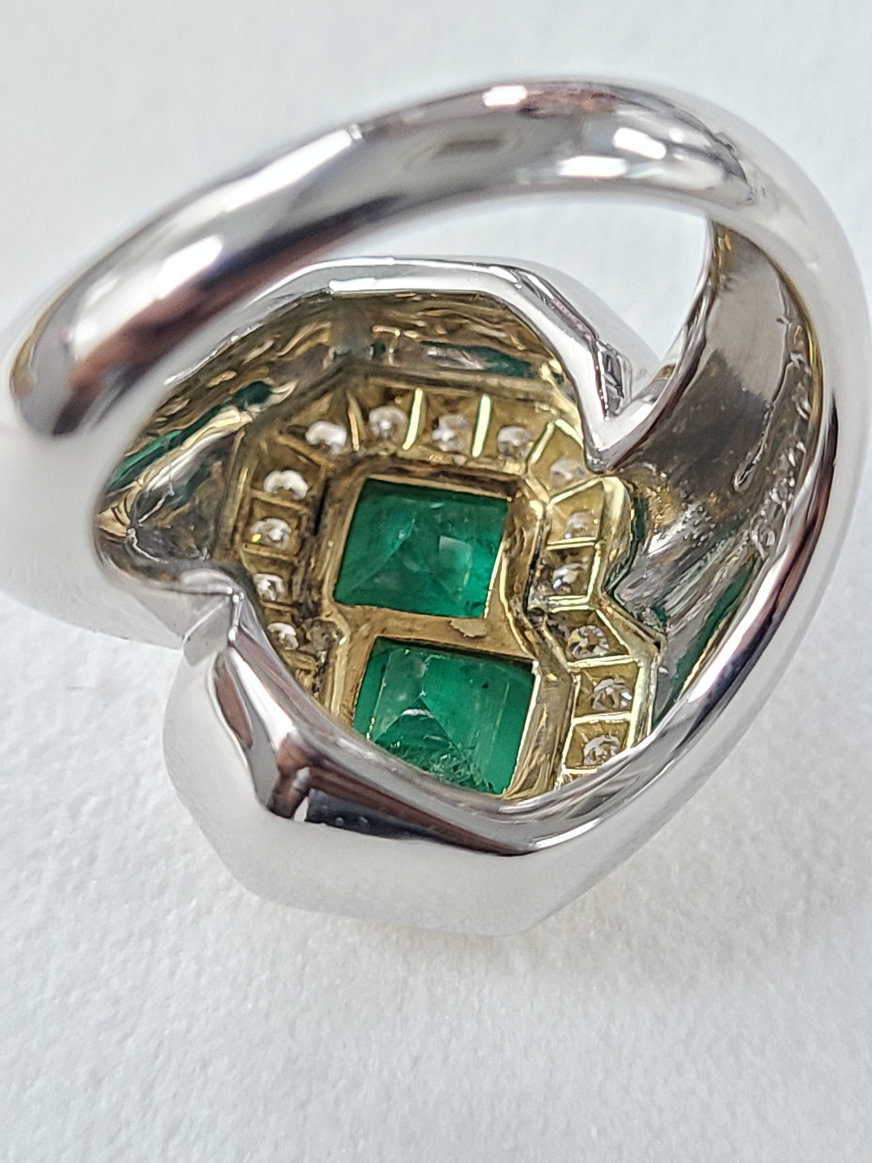 18 Karat Gold and Platinum PT900 Natural Emerald and Diamond Ring For Sale 1