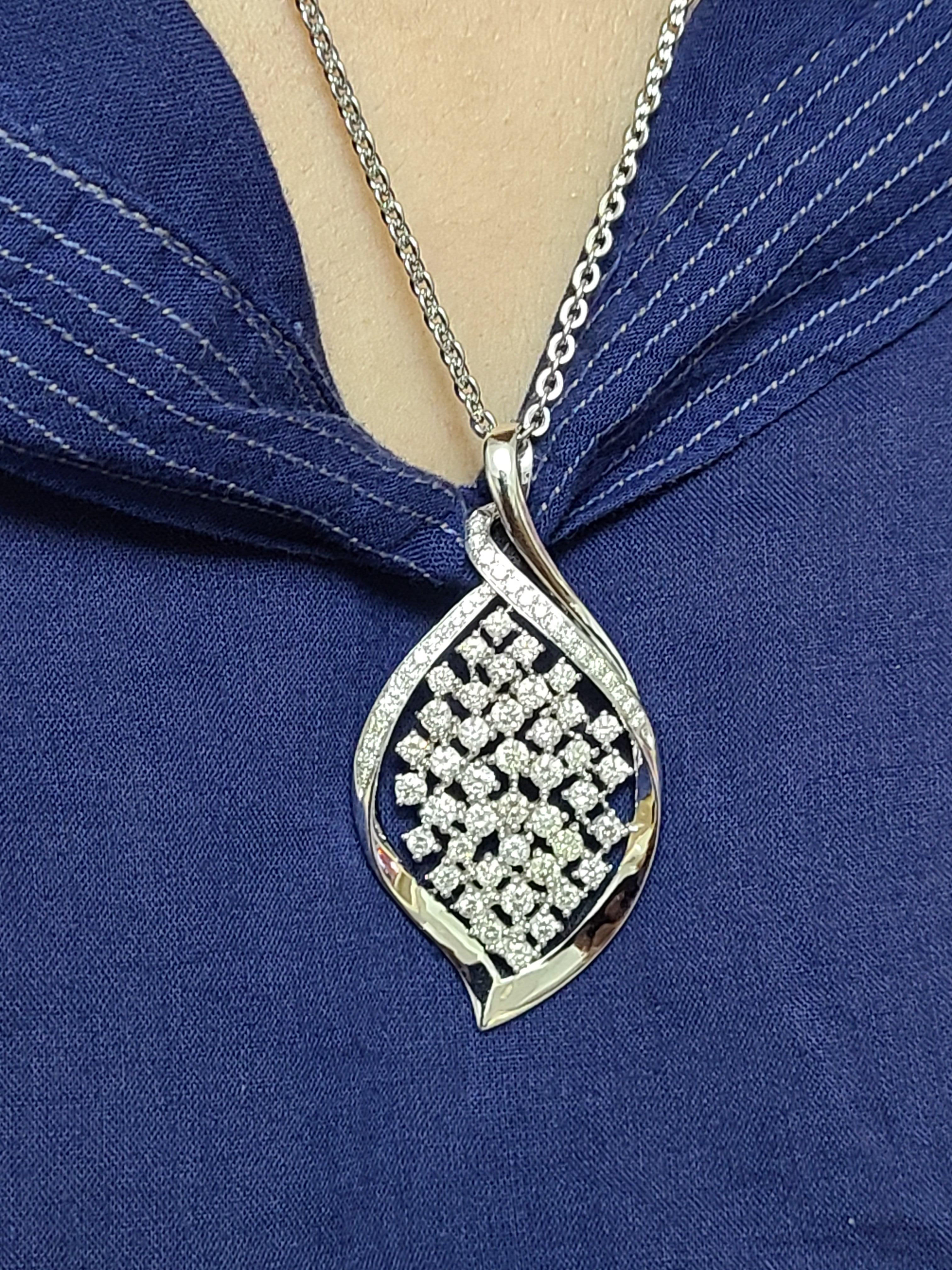 Ciondolo con diamante in oro bianco 18 carati in vendita 1