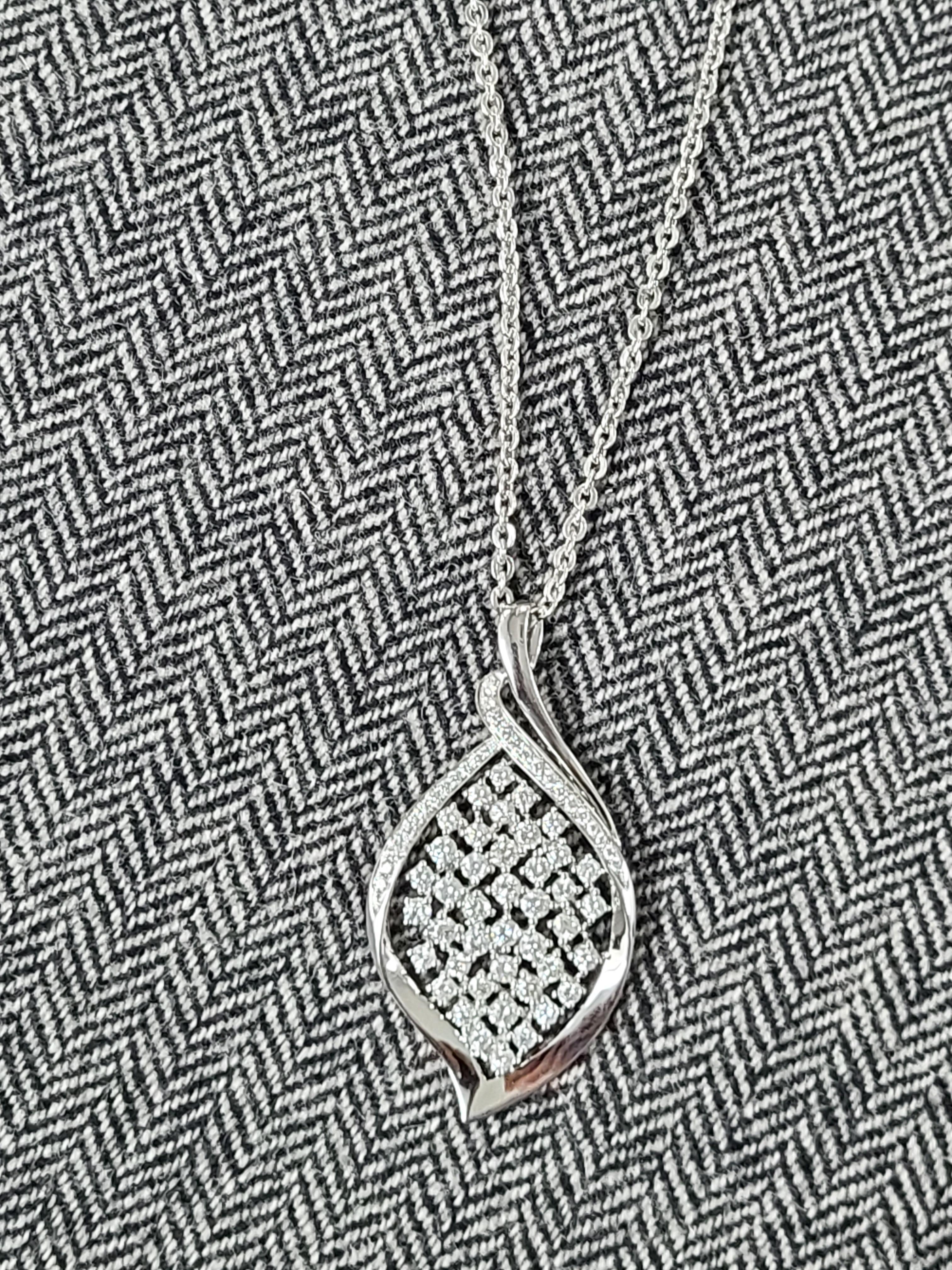 Ciondolo con diamante in oro bianco 18 carati in vendita 4