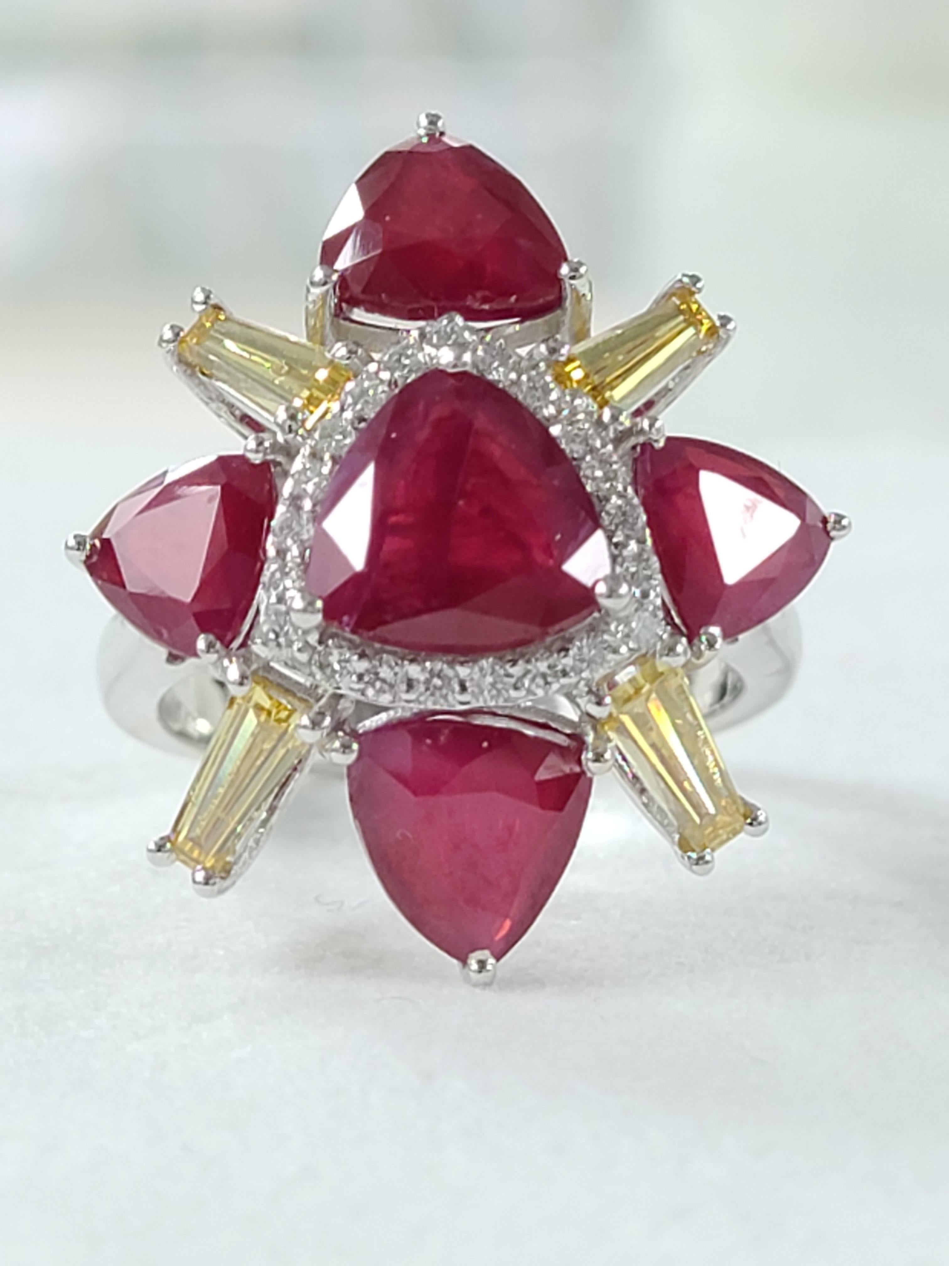 18 Karat Gold Mozambique Ruby and Baguette Diamonds Cocktail Ring In New Condition In Hong Kong, HK