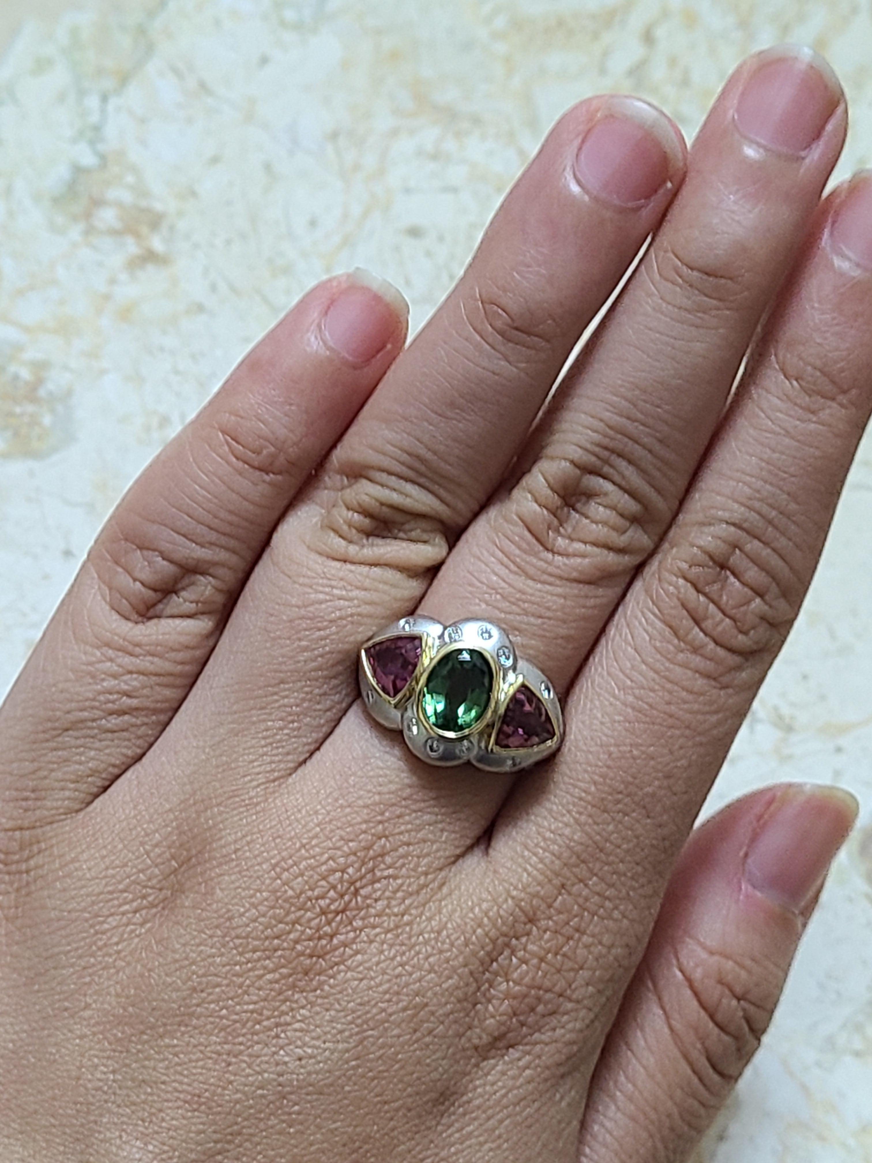 Anello in oro 18 carati con tormalina multipla e diamanti in vendita 4