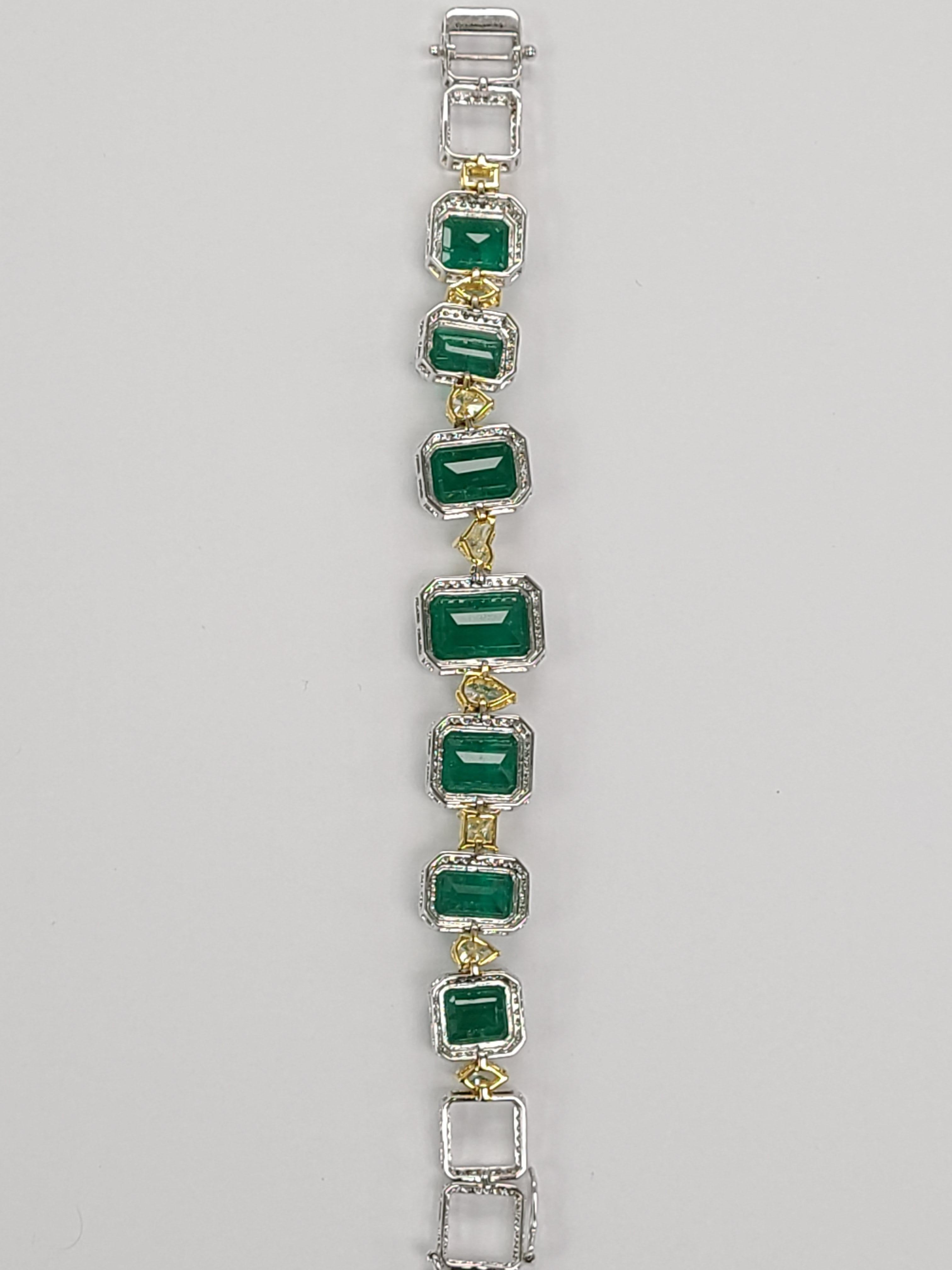 Women's 18 Karat Gold Natural Emerald with Yellow Diamond Bracelet