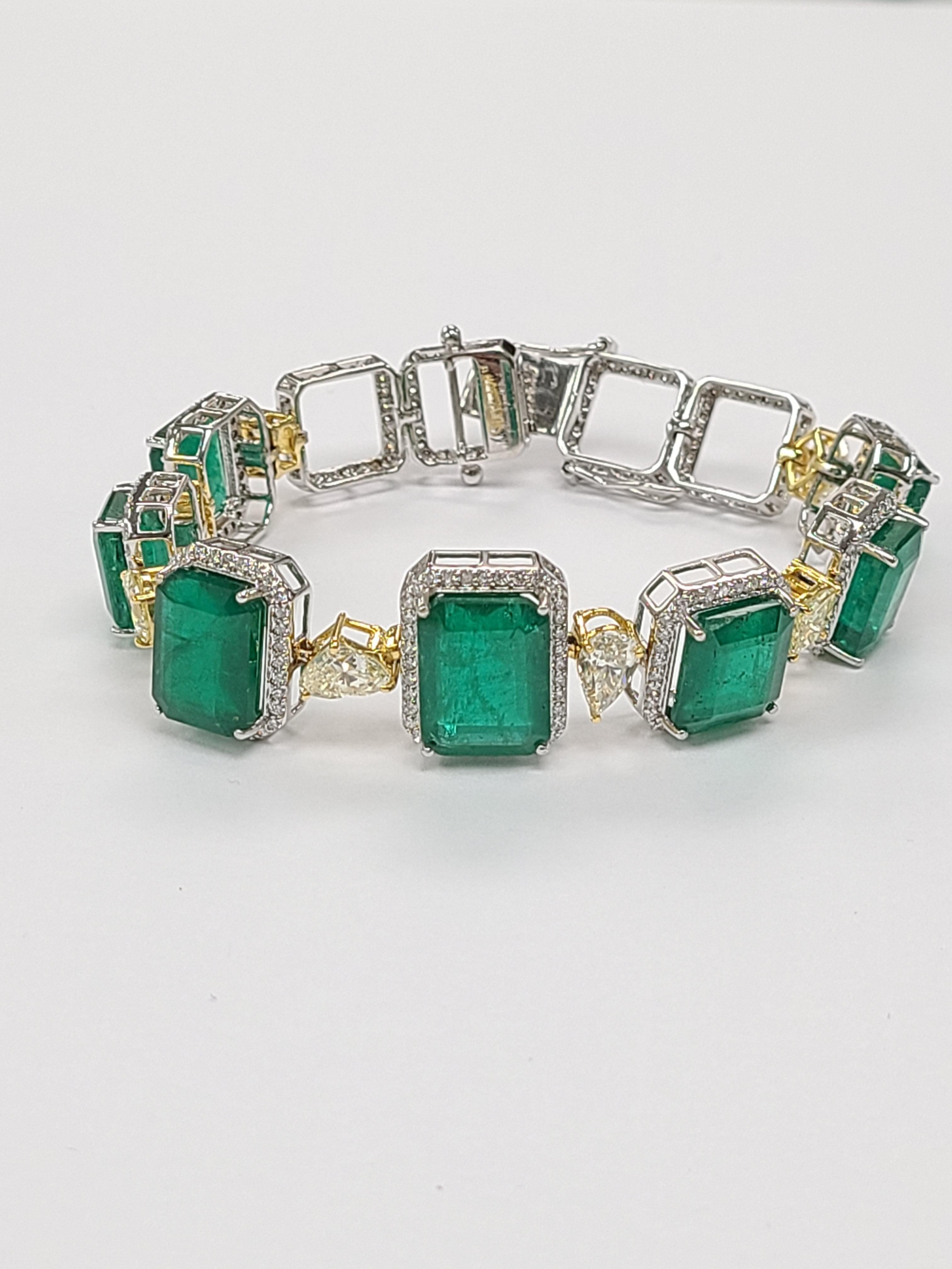 18 Karat Gold Natural Emerald with Yellow Diamond Bracelet 2