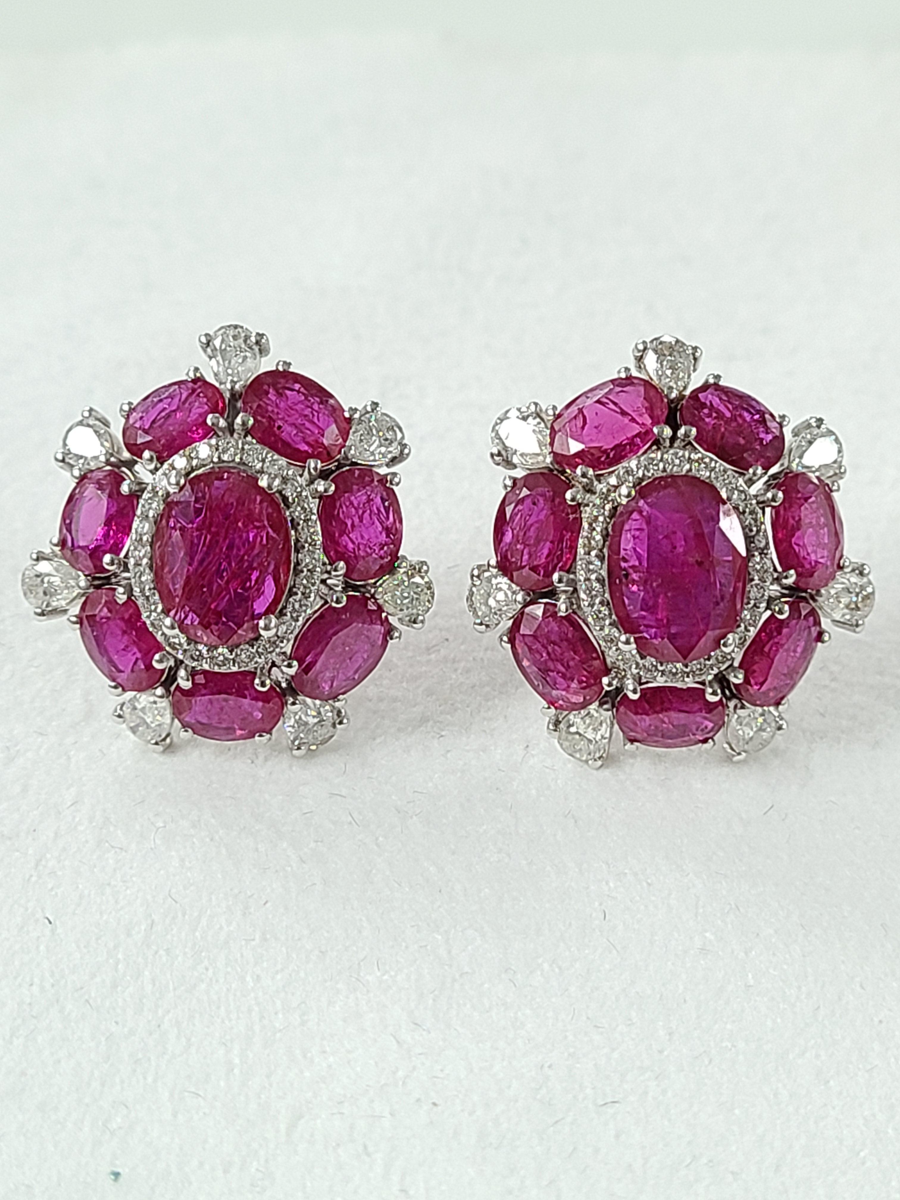 Anglo-Indian 18 Karat Gold Natural Ruby and Diamonds Cluster Style Stud Earrings