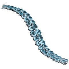 Set in 18 Karat White Gold, Natural Aquamarine and Diamond Flexible Bracelet