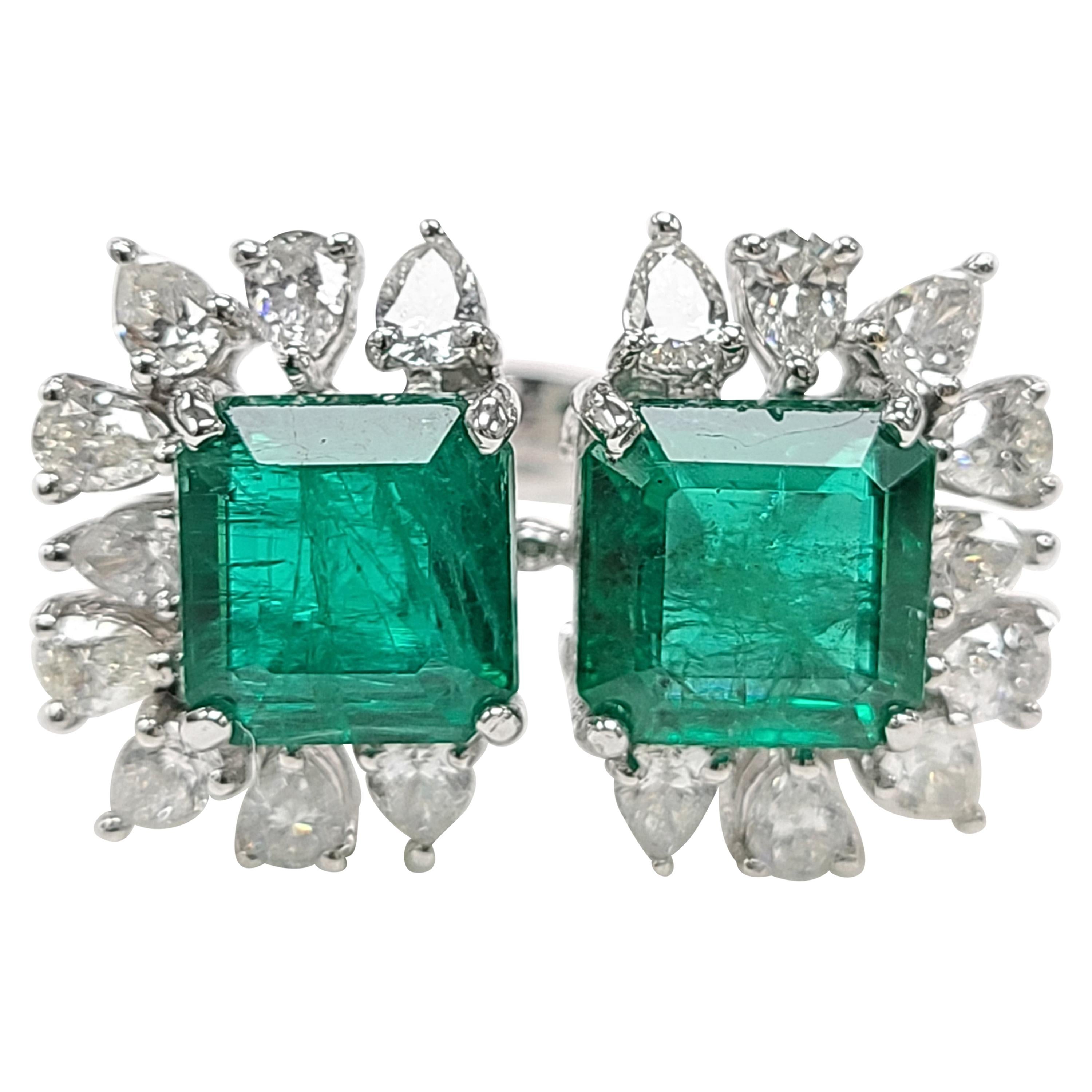 18 Karat White Gold Natural Zambia Emerald Ring Set with Diamonds