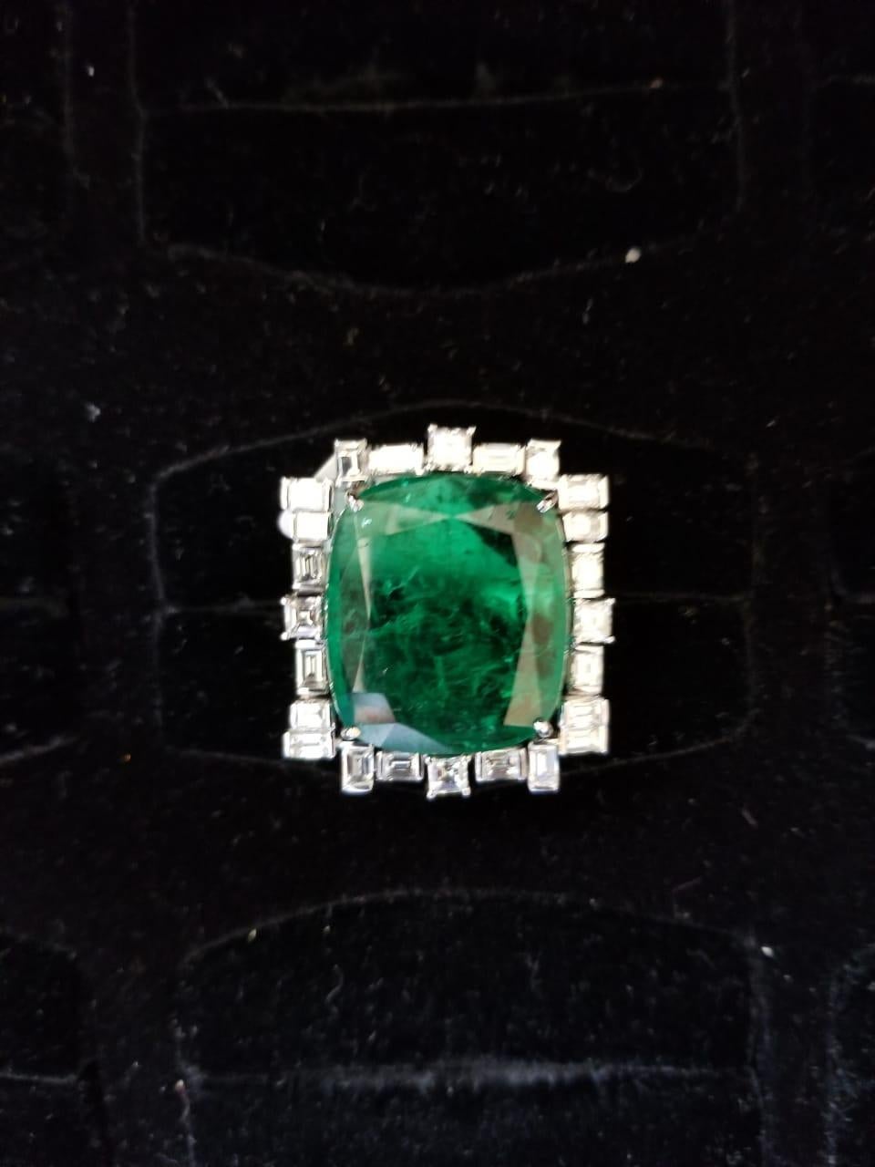 Set in 18K, 30.88 cts, natural Zambian Emerald & Baguette diamonds cocktail Ring In New Condition In Hong Kong, HK