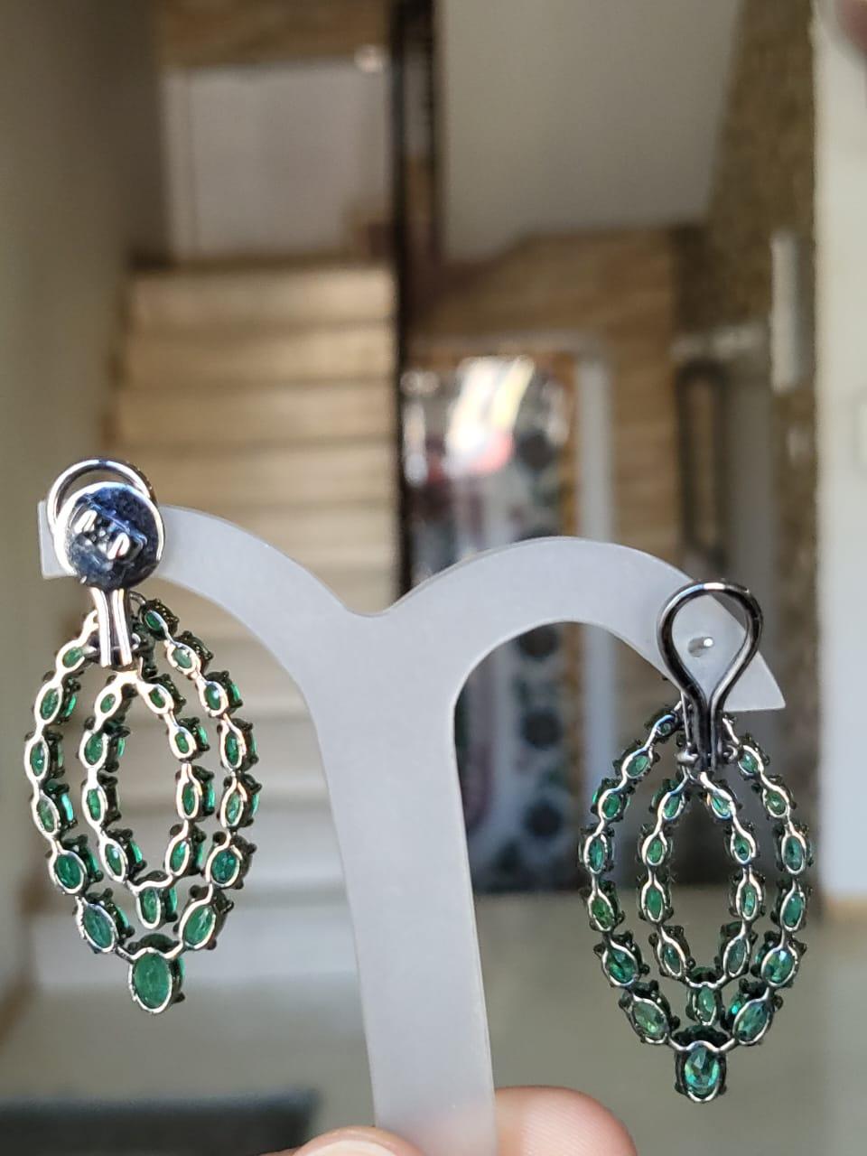 Set in 18k Black Gold, 12.54 Carats, Natural Zambian Emerald Dangle Earrings In New Condition For Sale In Hong Kong, HK
