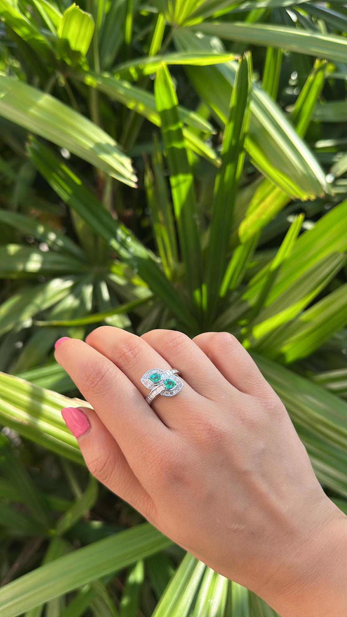 Set in 18K Gold, 0.60 carats, Zambian Emerald & Tapered Diamonds Engagement Ring For Sale 2