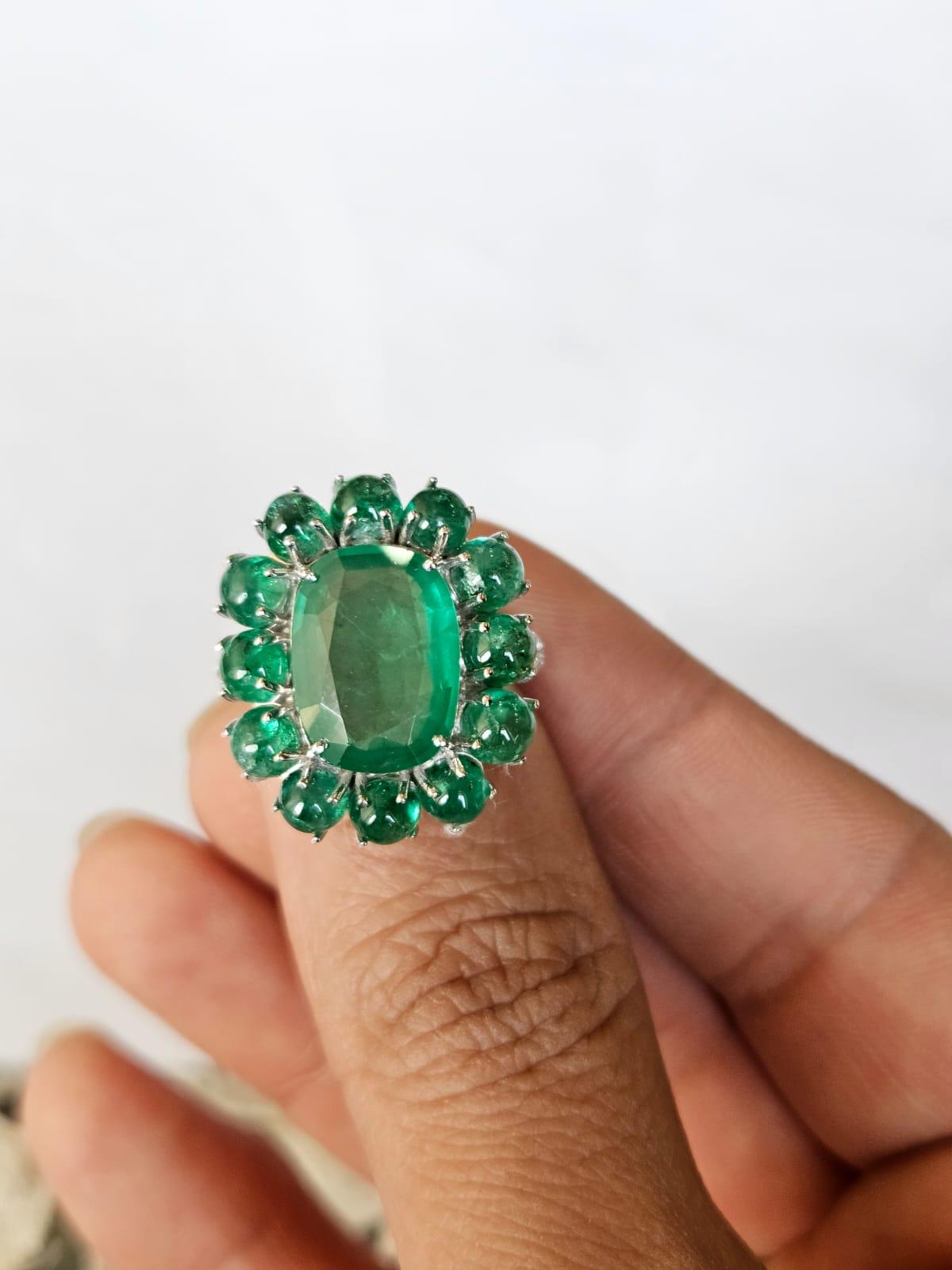 Modern Set in 18K Gold, 10.16 carats, natural Zambian Emerald & Diamonds Cocktail Ring For Sale