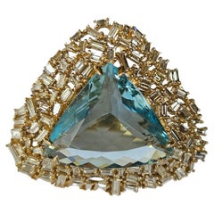 Set in 18K Gold, 10.23 carats, Aquamarine & Baguette Diamonds Cocktail Ring
