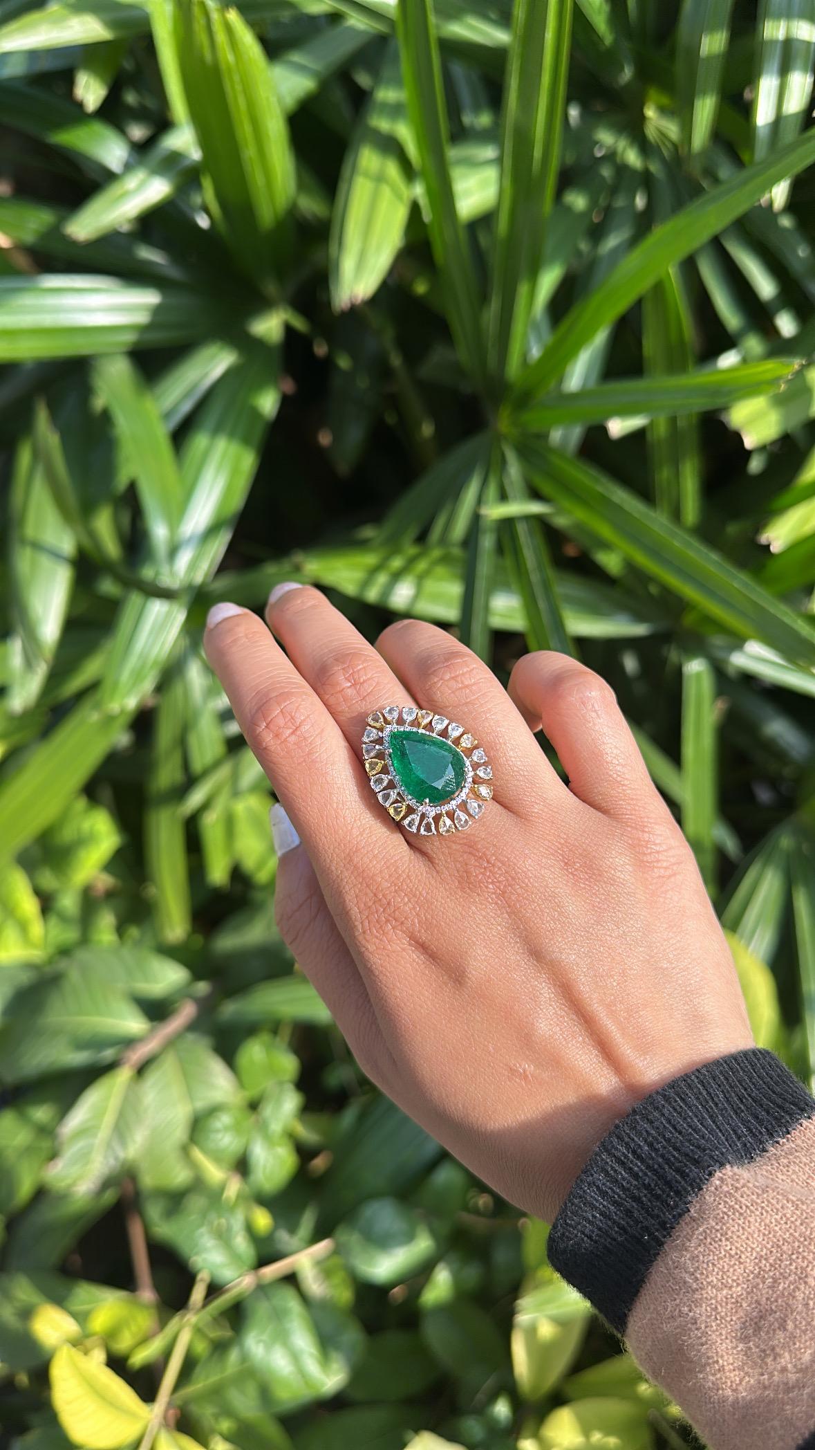 Set in 18K Gold, 10.40 carats Zambian Emerald & Rose Cut Diamond Engagement Ring For Sale 5