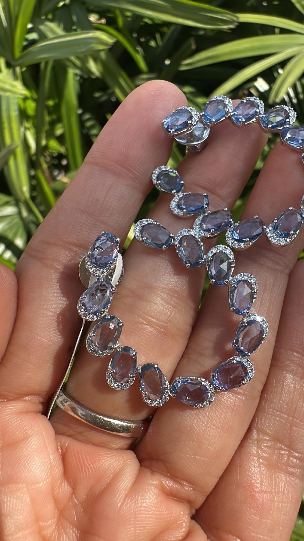 Créoles en or 18 carats, 10,44 carats, saphirs bleus de Ceylan et diamants Unisexe en vente