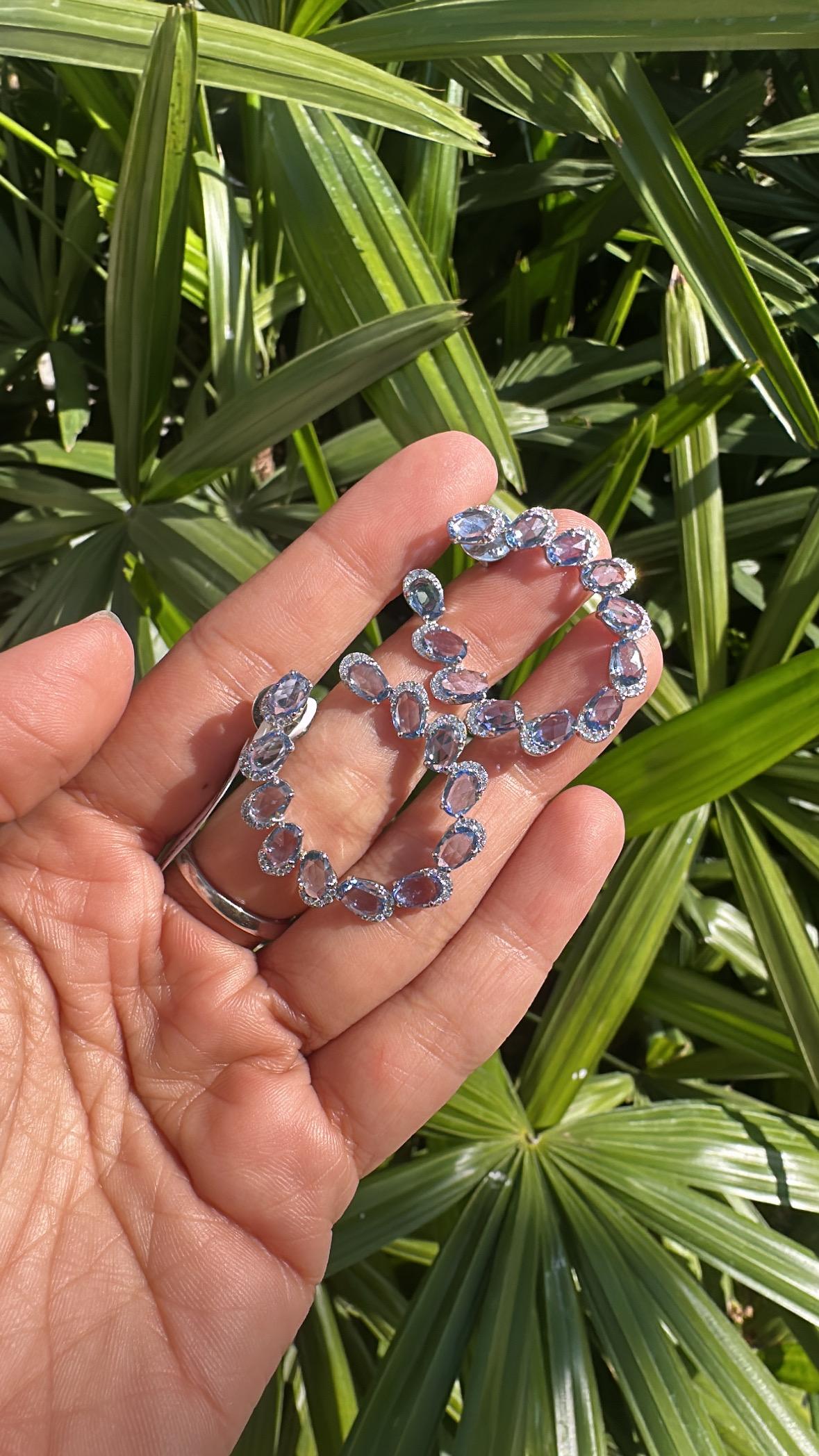 Créoles en or 18 carats, 10,44 carats, saphirs bleus de Ceylan et diamants en vente 2