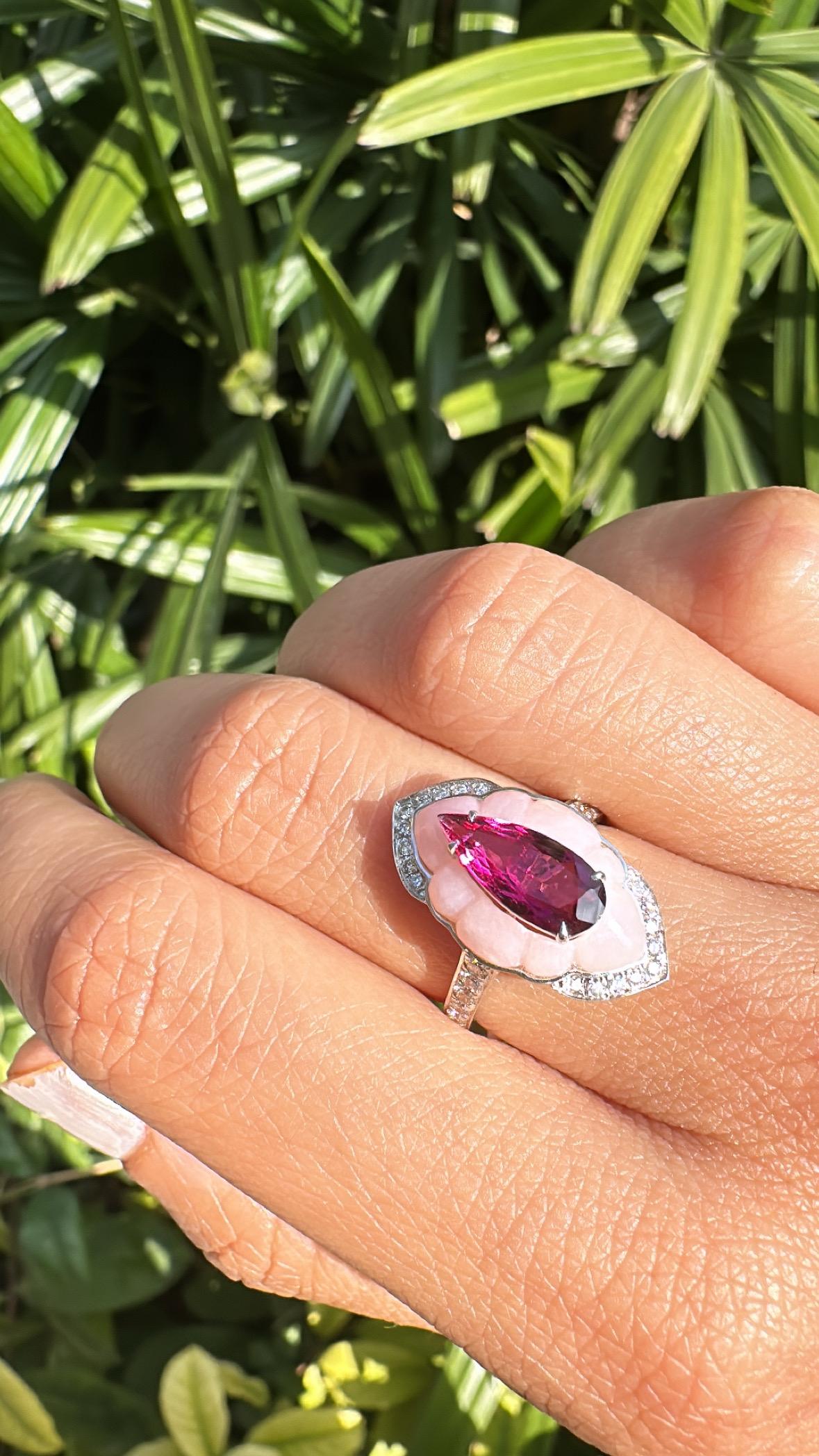 Pear Cut Set in 18K Gold, 1.05 carats, Rubellite, Pink Opal & Diamonds Engagement Ring For Sale