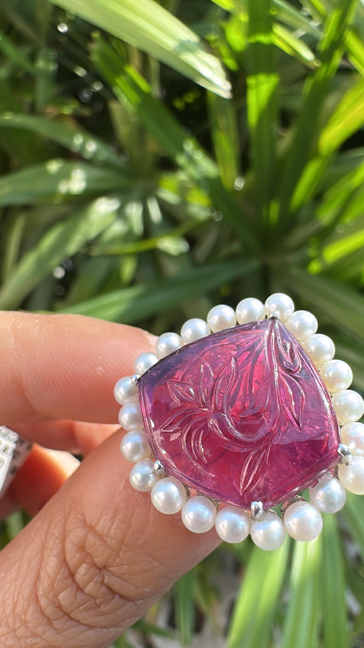 Women's or Men's Set in 18K Gold, 10.67 carats Tourmaline, Freshwater Pearls & Diamonds Ring For Sale