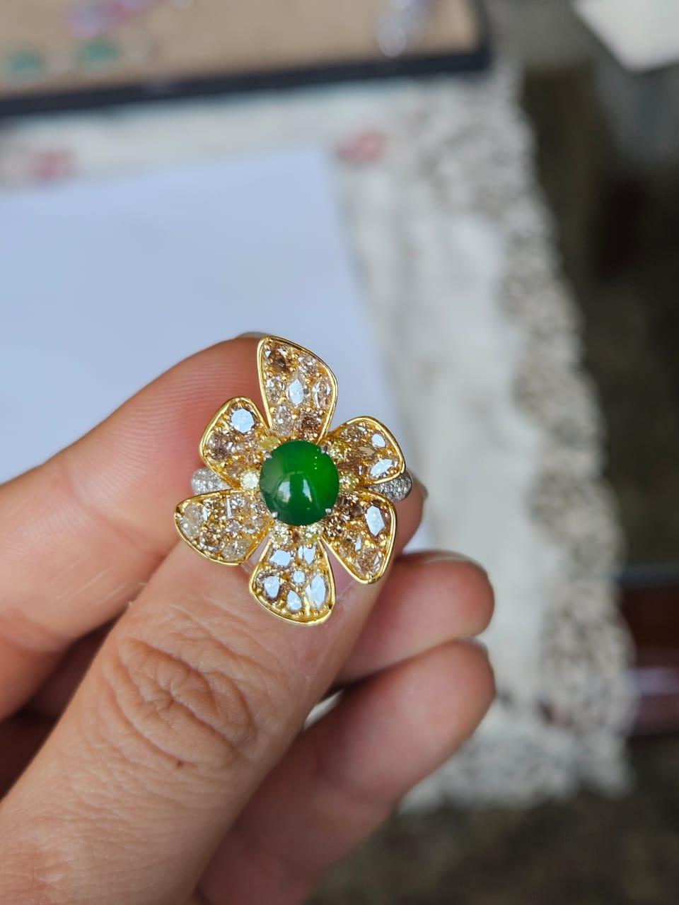 Cabochon Anello di fidanzamento in oro 18 carati, giada e diamanti gialli da 1,07 carati in vendita
