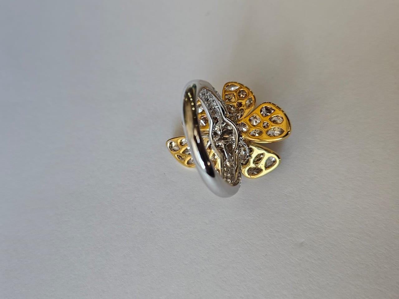 Anello di fidanzamento in oro 18 carati, giada e diamanti gialli da 1,07 carati In condizioni Nuovo in vendita a Hong Kong, HK