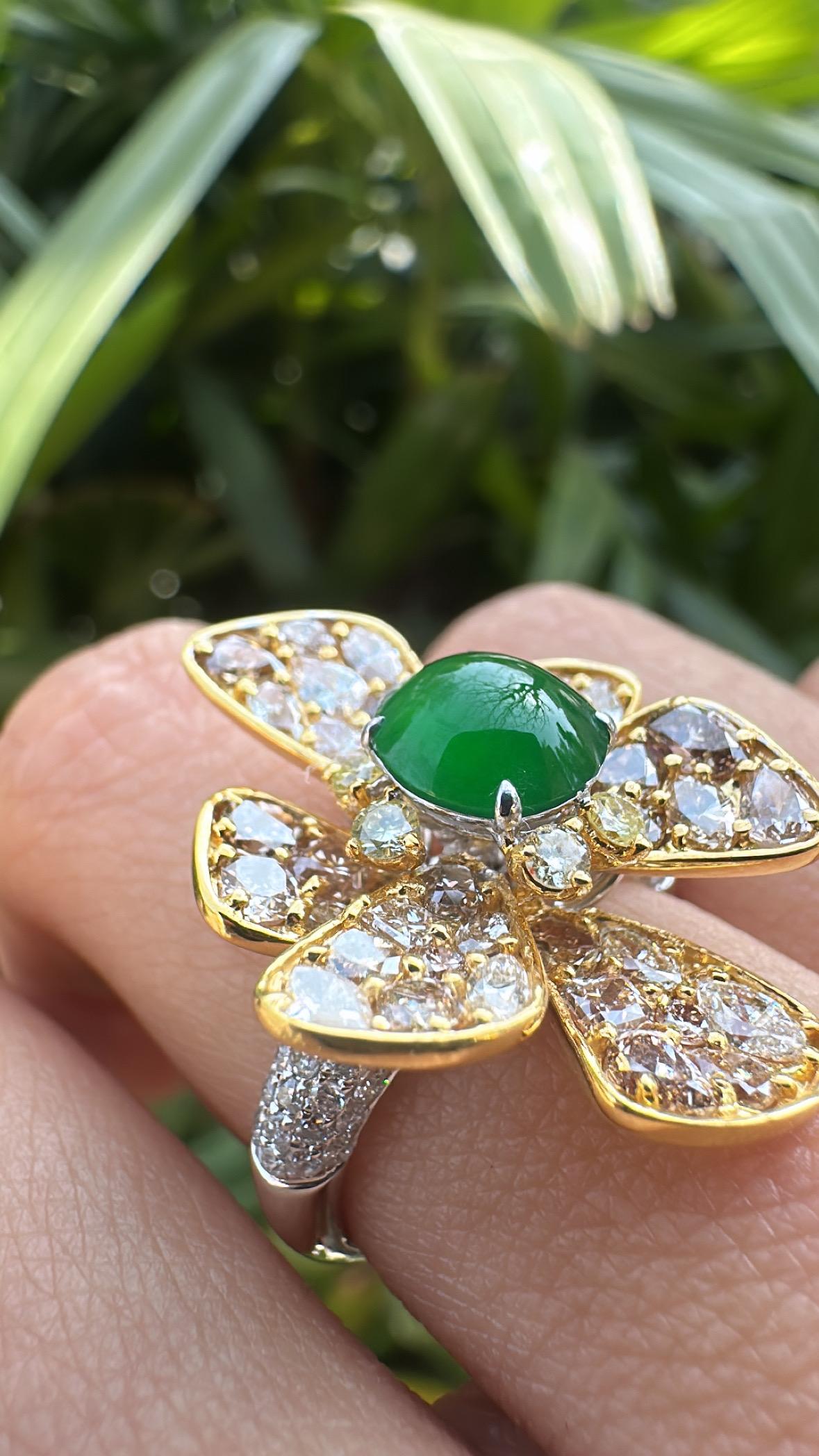 Anello di fidanzamento in oro 18 carati, giada e diamanti gialli da 1,07 carati in vendita 2