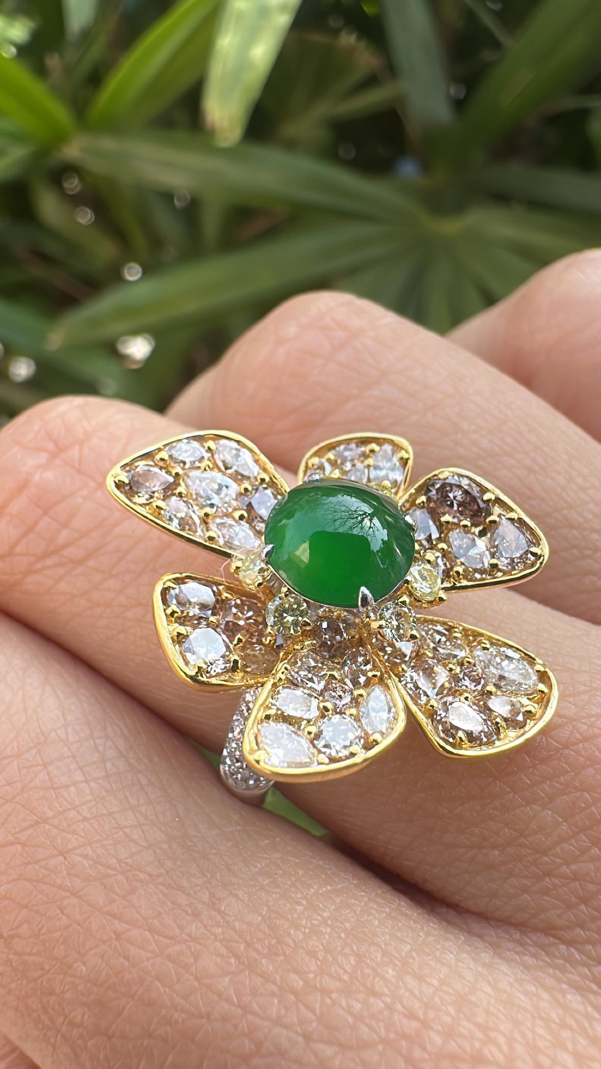 Anello di fidanzamento in oro 18 carati, giada e diamanti gialli da 1,07 carati in vendita 3