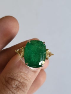 Set in 18K Gold 10.85 carats Zambian Emerald & Rose Cut Diamonds Engagement Ring