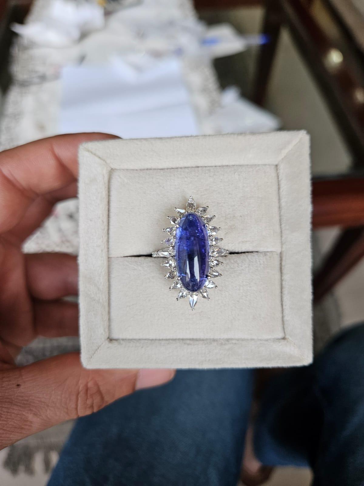 Set in 18K Gold, 10.88 carats, Tanzanite & Rose Cut Diamonds Dome Cocktail Ring In New Condition For Sale In Hong Kong, HK