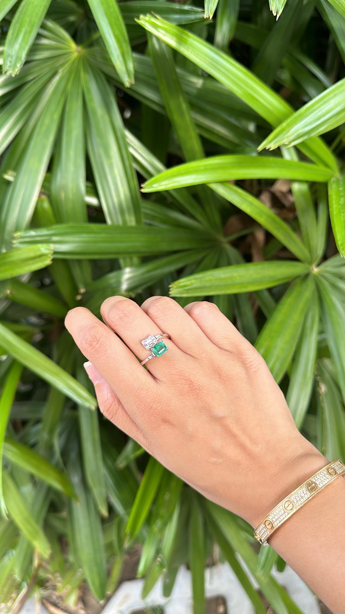Set in 18K Gold, 1.10 carats, natural Zambian Emerald & Diamonds Engagement Ring 3