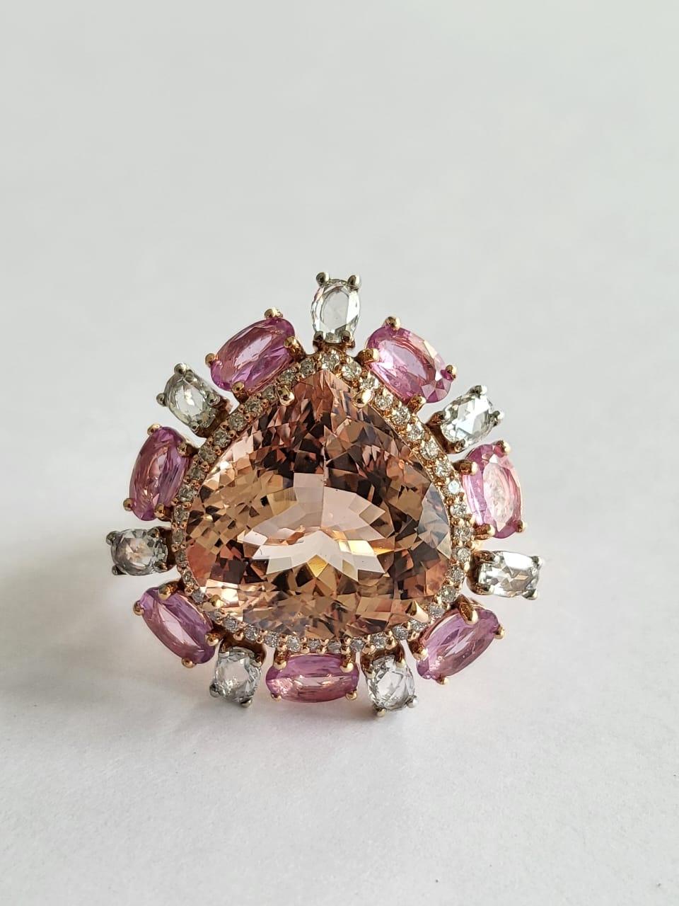 Set in 18k Gold, 11.13 Carats Morganite, Pink Sapphires & Diamonds Cocktail Ring In New Condition In Hong Kong, HK