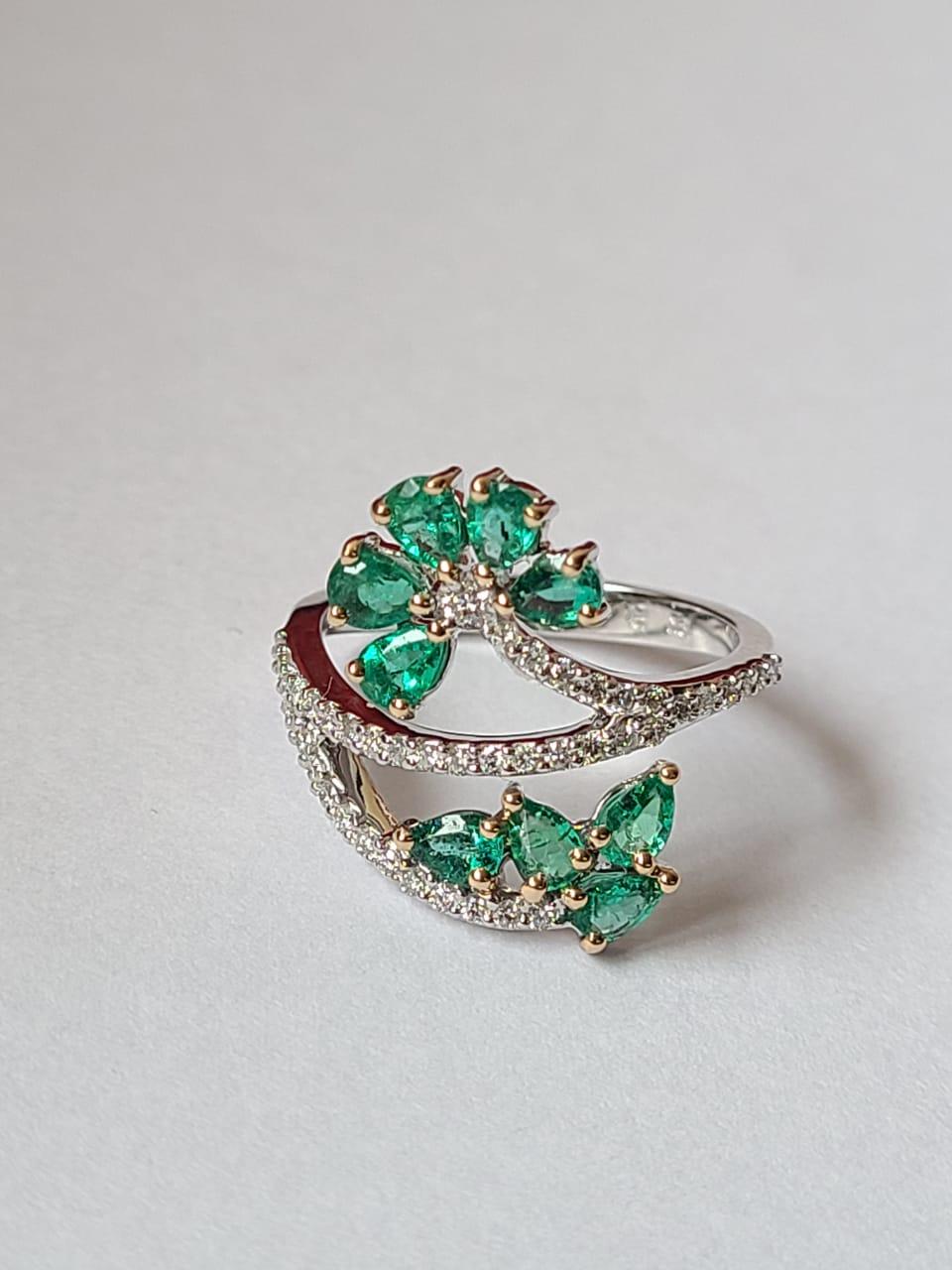 Modern Set in 18K Gold, 1.13 Carats, Natural Zambian Emerald & Diamonds Cocktail Ring For Sale