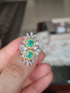 Cocktailring aus 18 Karat Gold, 1,15 Karat, natürlicher kolumbianischer Smaragd und Diamanten