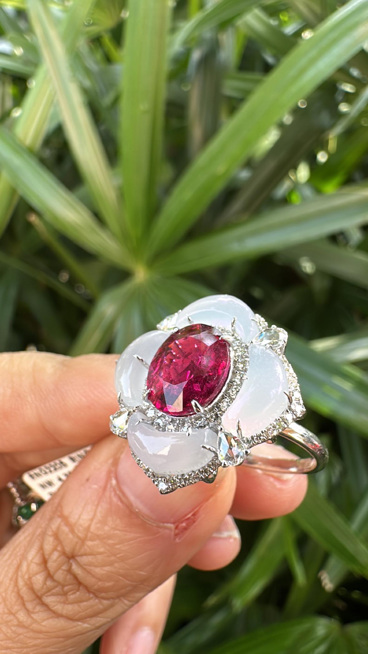 Bague de fiançailles en or 18 carats, 1,20 carats, Rubellite, Calcédoine et Diamants en vente 2