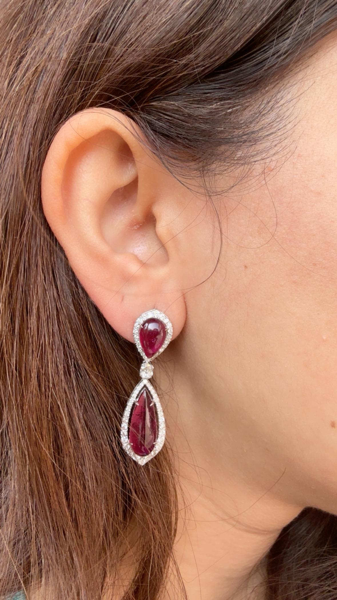 Orecchini pendenti in oro 18 carati, cabs di rubellite da 12,16 carati e diamanti taglio rosa 6