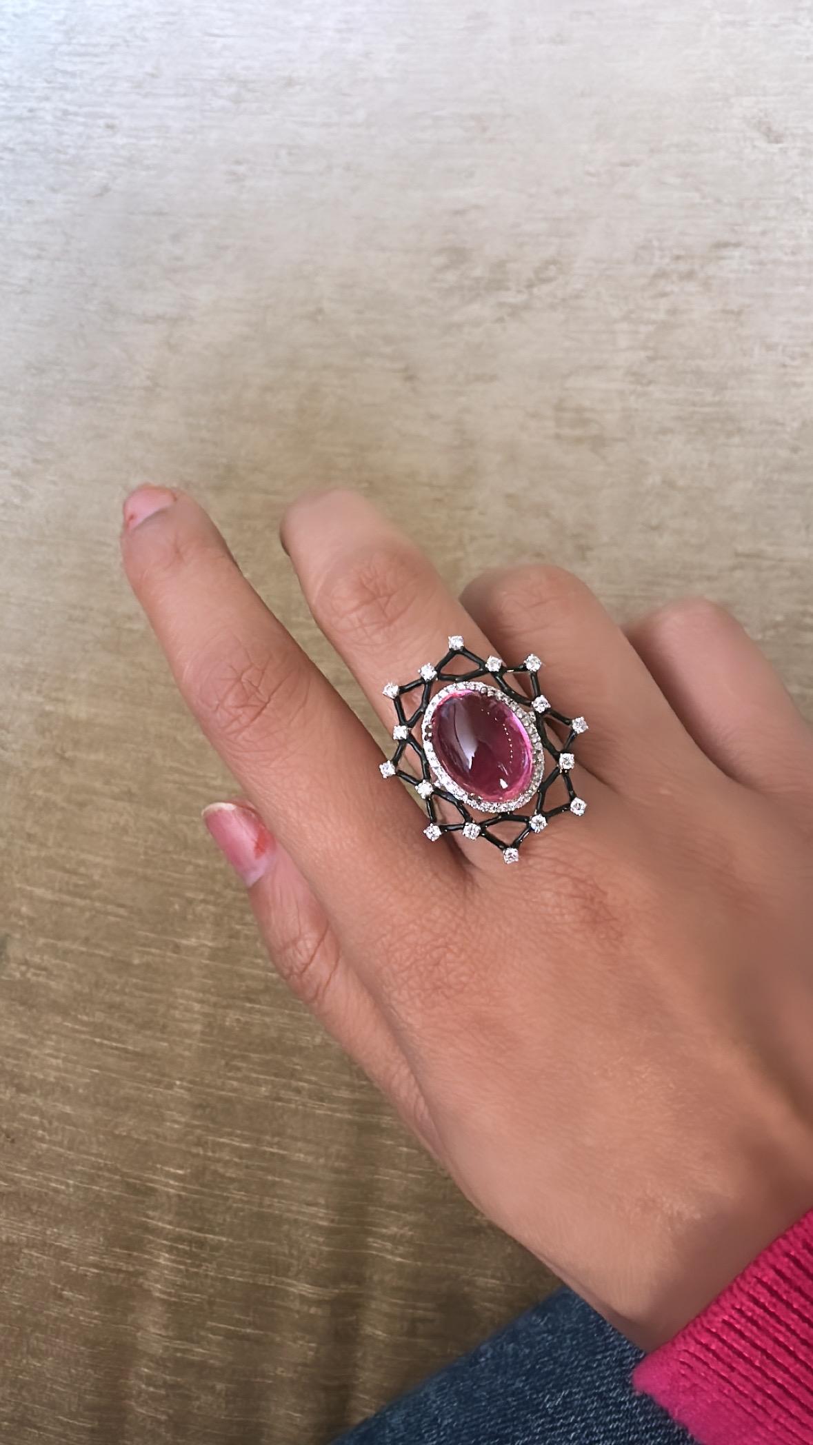 Set in 18K Gold, 12.18 carats, Tourmaline, Black Enamel & Diamonds Cocktail Ring For Sale 1
