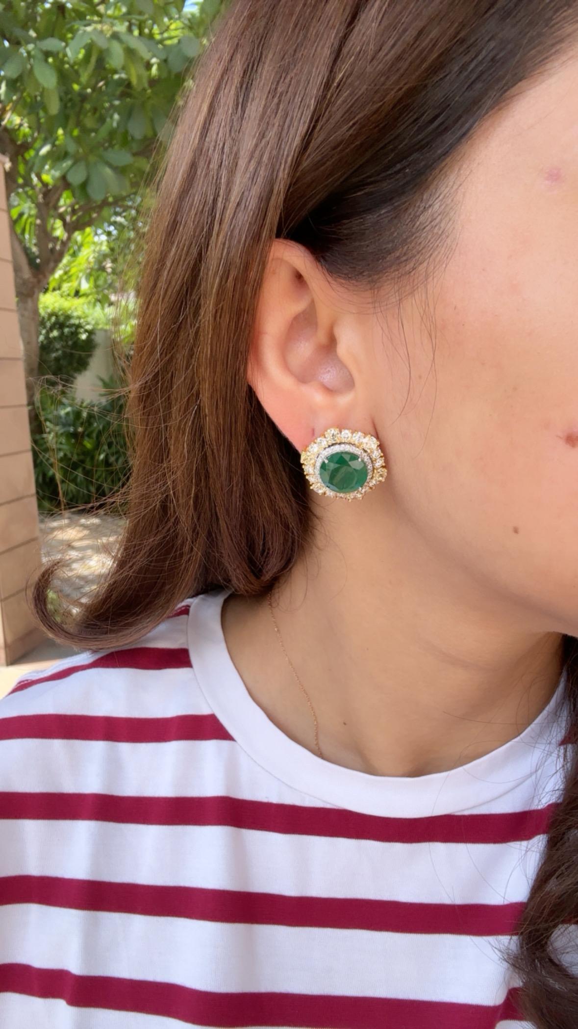 Serti en or 18 carats, 12,23 carats,  Boucles d'oreilles émeraudes zambiennes et diamants jaunes en vente 6