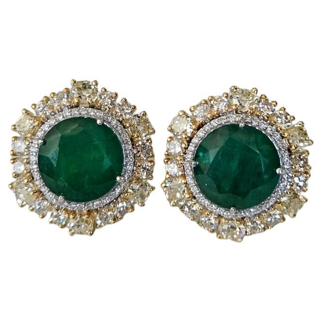 Serti en or 18 carats, 12,23 carats,  Boucles d'oreilles émeraudes zambiennes et diamants jaunes en vente