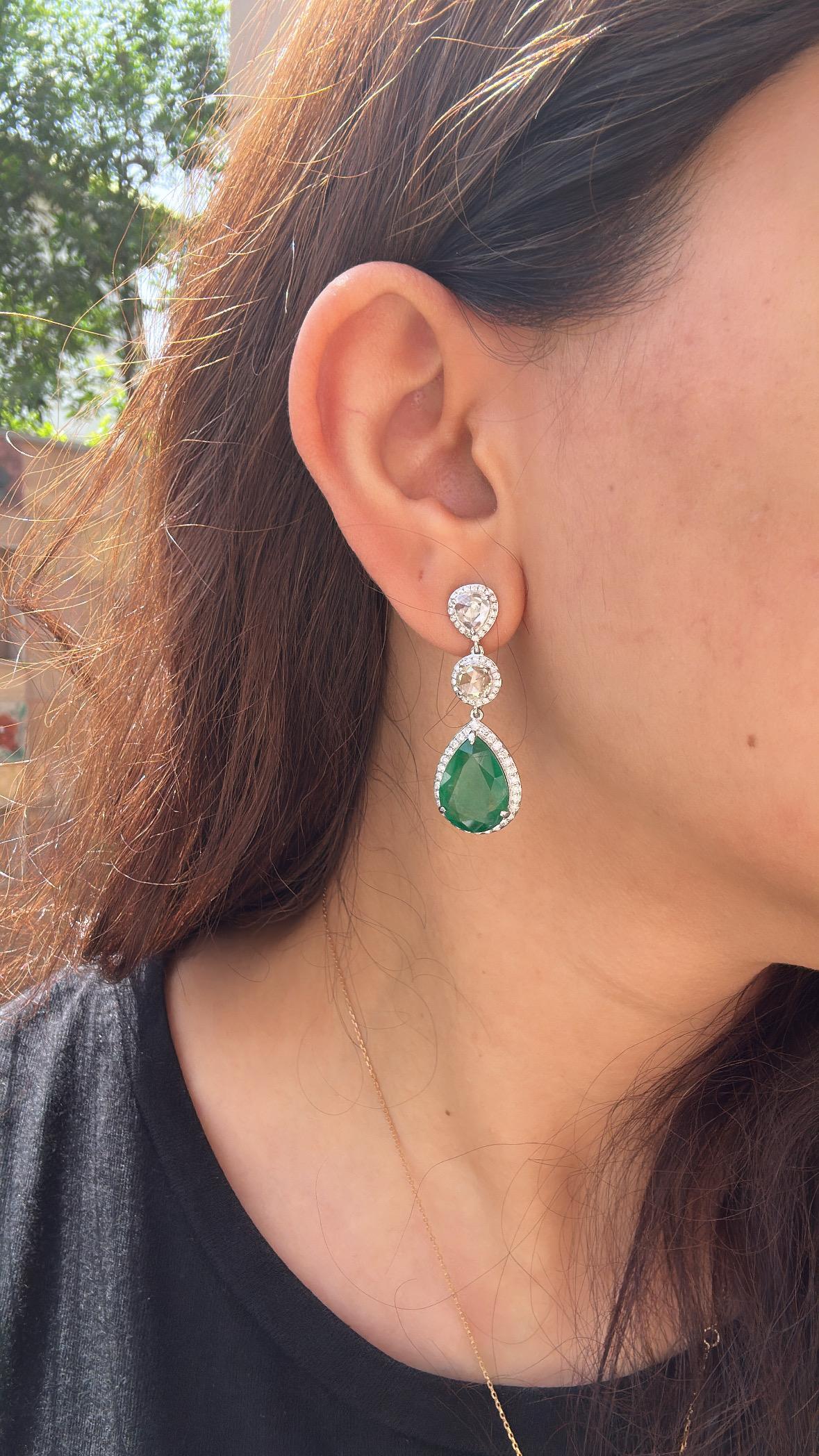 Set in 18K Gold, 12.36 carats Zambian Emerald & Rose Cut Diamonds Drop Earrings en vente 4